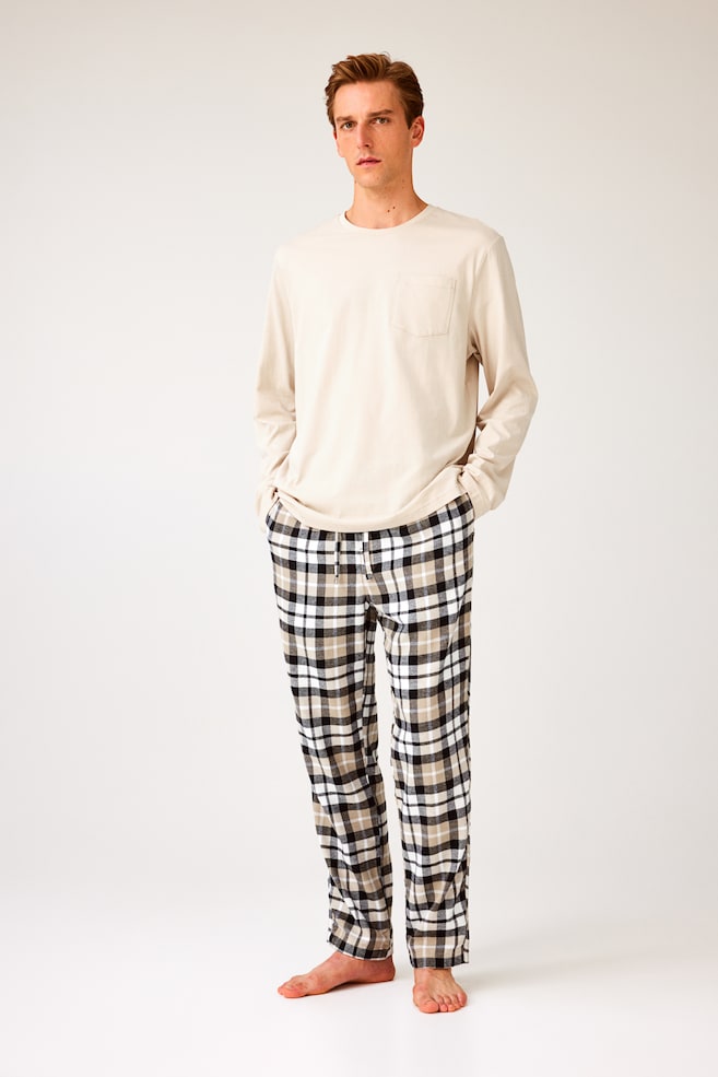 Regular Fit Pyjamas - Lys beige/Rutet/Sort/Rutet - 1