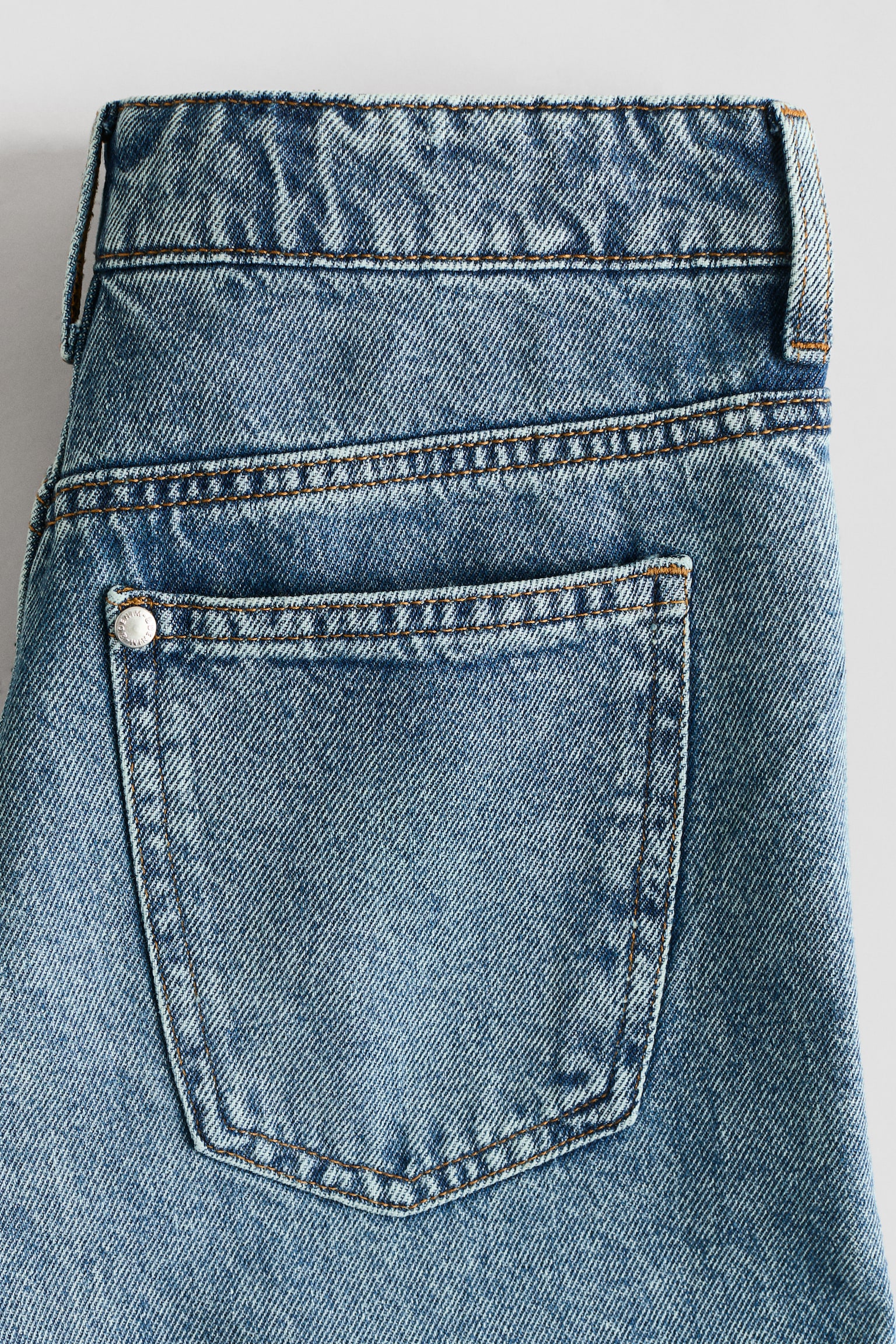 Loose Fit Jeans - 2