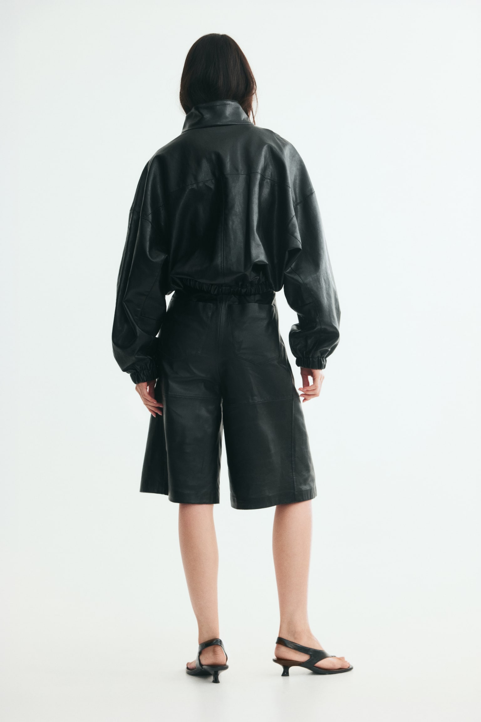 Женская куртка H&M Coated Funnel-Collar, цвет: Чёрный — фото 7