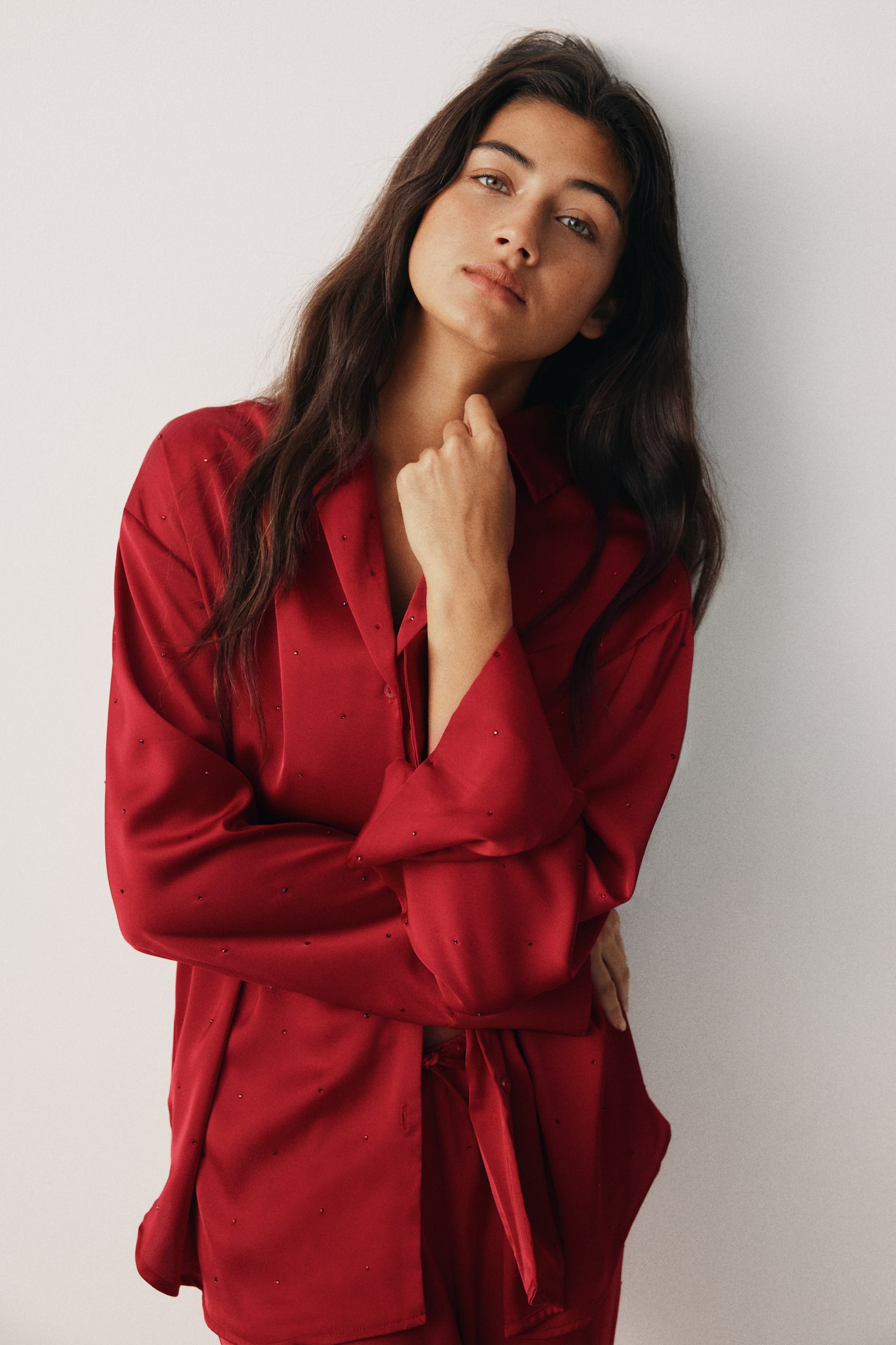 Camicia da pigiama in satin decorata - Rosso scuro - 4