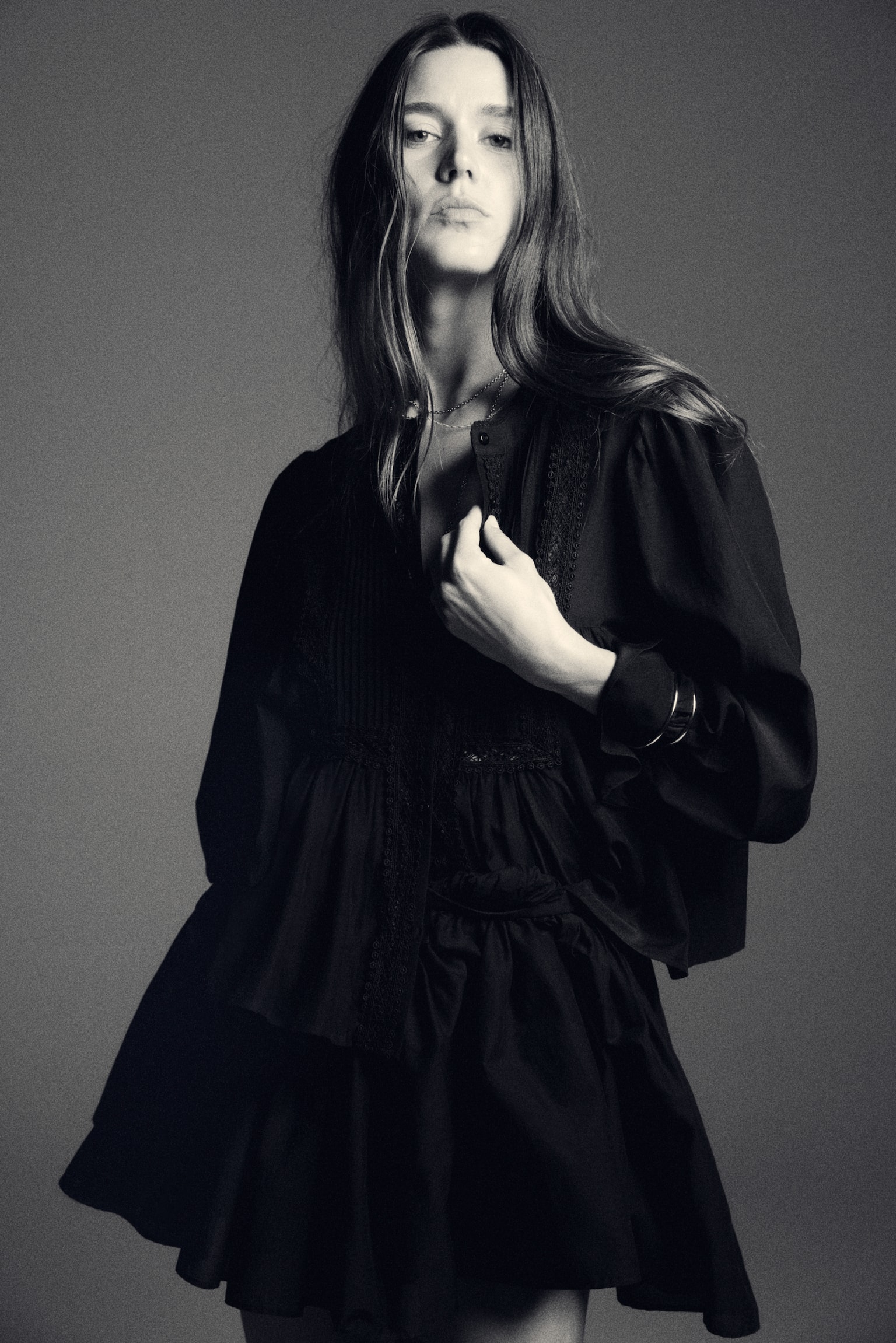 Blúzka s ozdobnými zámikmi - Čierna - 2