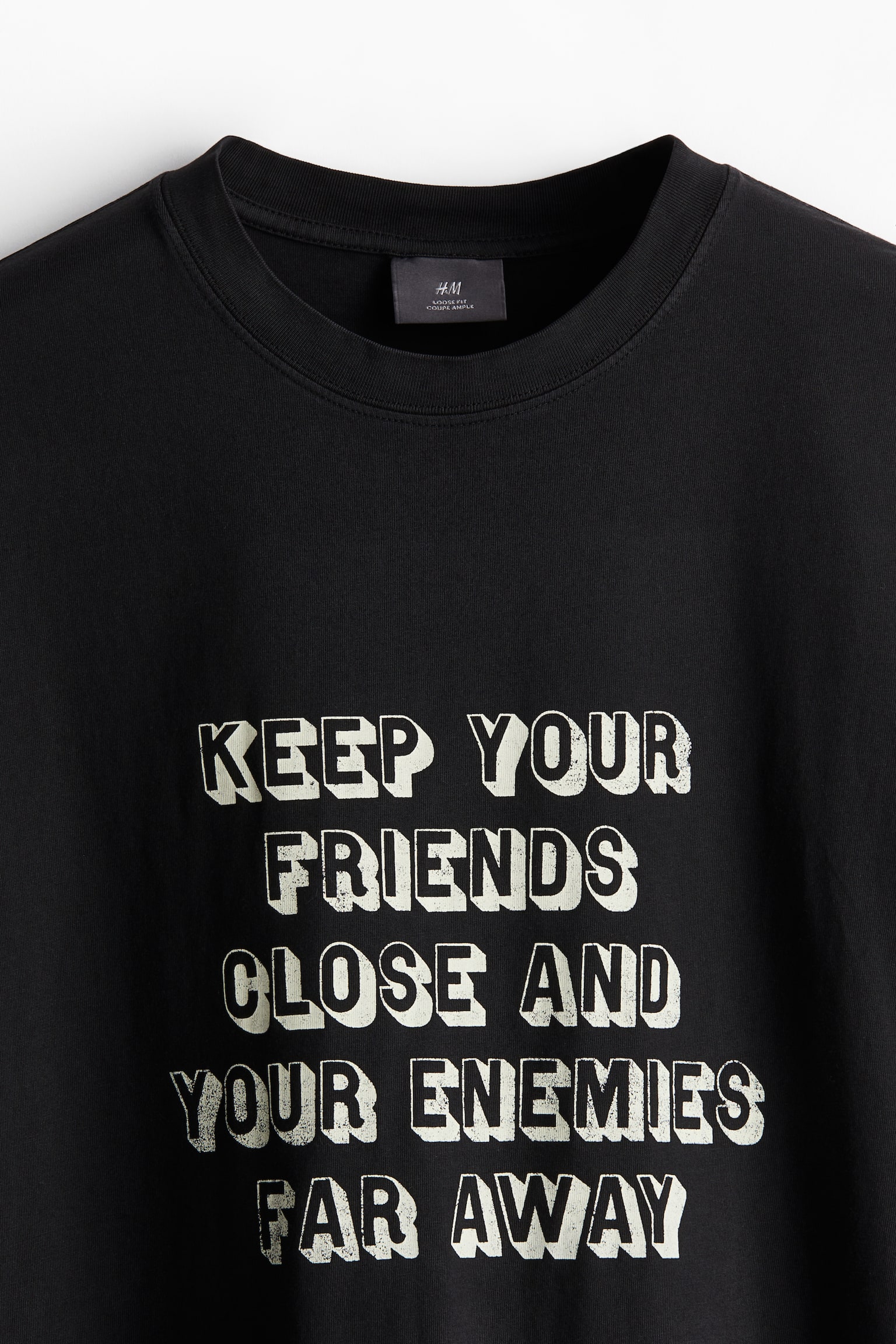 Camiseta con motivo estampado Loose Fit - Negro/Keep your friends close/Blanco/Less is More/Blanco/Flores/Negro/Brothers/Crema/Visions/White/Chaos Reigns/Blanco/NYC Run Club/Negro/Girasoles/Blanco/Aesthetically pleasing/Negro/Fortuna/Negro/Rana/Crema/Balance Focus/Blanco/Mortazza/Blanco/Negro/Quick Sips/Crema/Grand Leon Hotel/Blanco/Holidays/Negro/Saint Louis/Blanco/One winner/Negro/Worldwide dreamers/Marrón oscuro/Peer Peepz/Blanco/Good times/Blanco/Nostalgia/Blanco/Good Vibes Burger/Blanco/Aura Artist House/Beige claro/Riddance/Negro/Palmera/Beige grisáceo/Imagine - 3