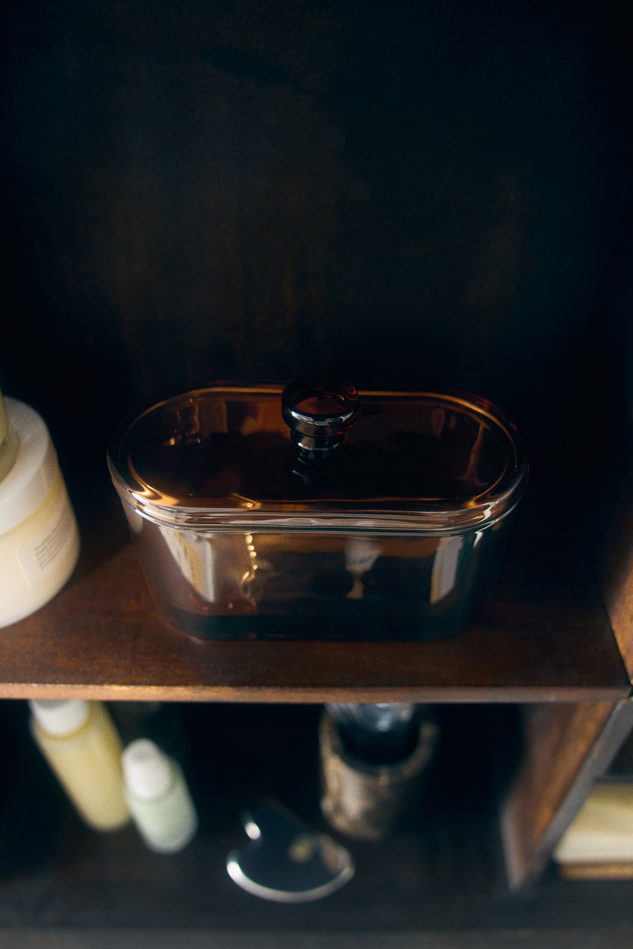 Agrandir l'image: Pot ovale en verre avec couvercle - Marron - Home All | H&M FR 1