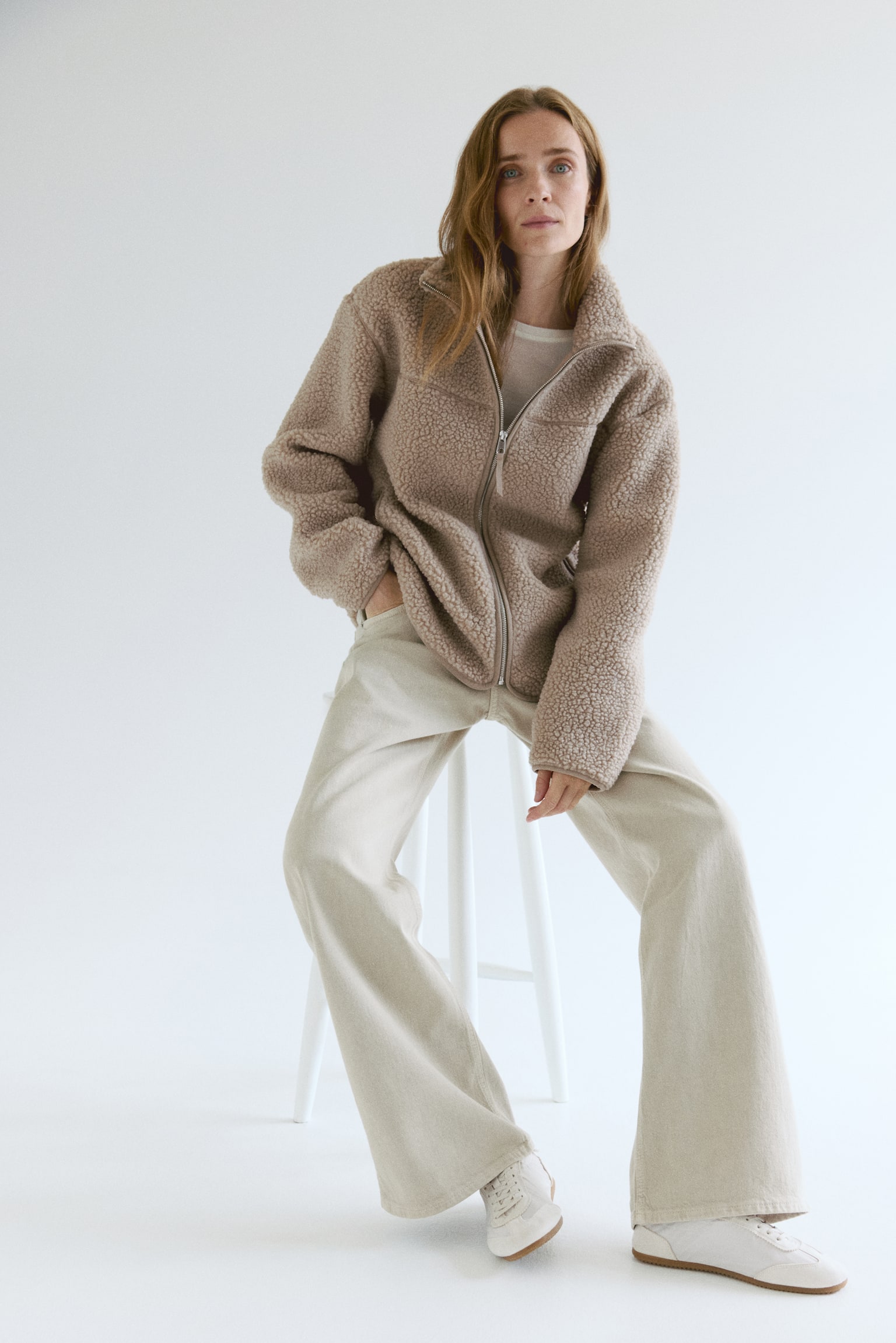 Женская куртка H&M Mama Before & After Babywearing Fleece, цвет: Бежевый — фото 5