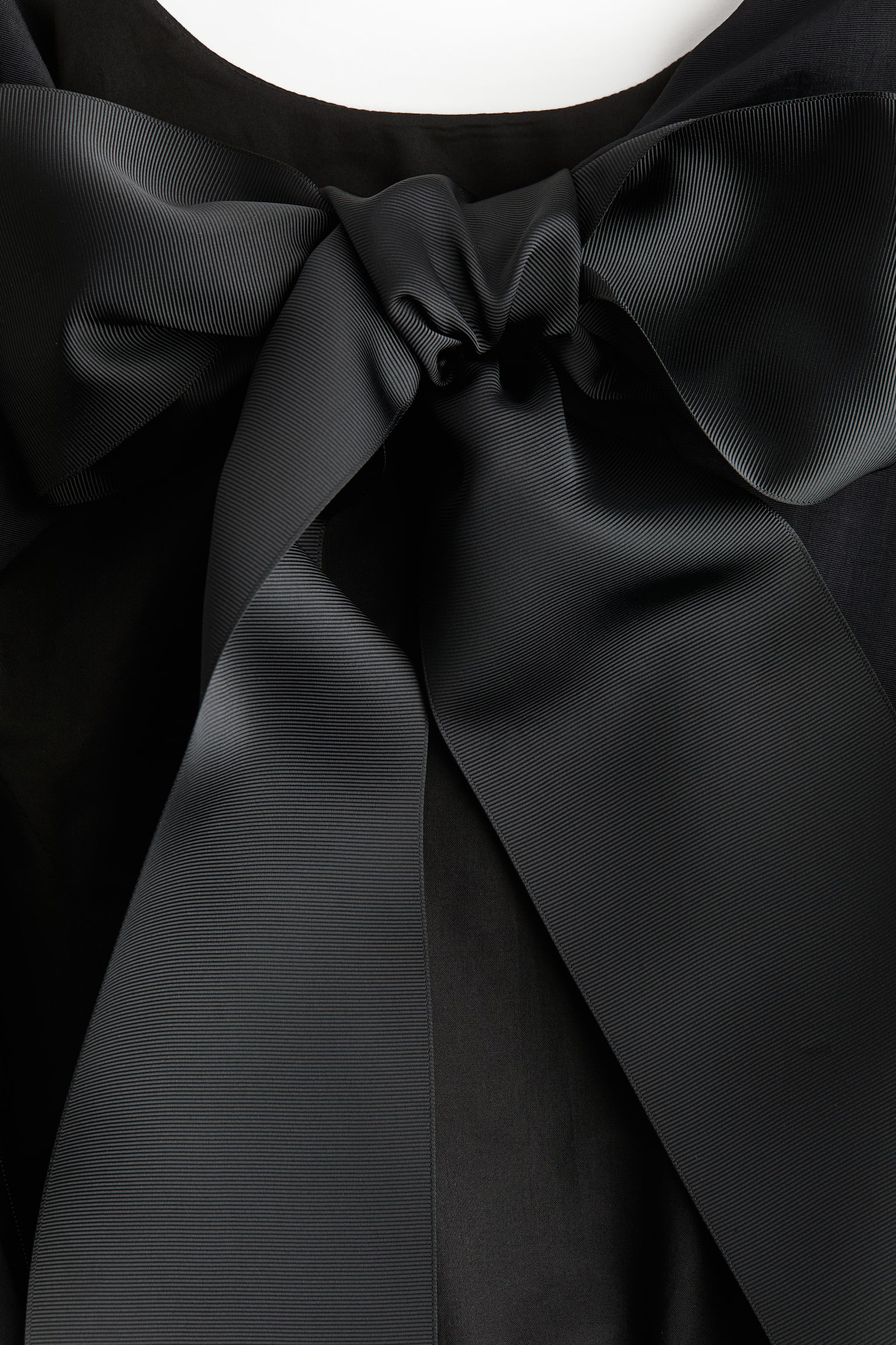 Kleid mit Ballonsaum - Schwarz/Hellrosa/Rot - 5