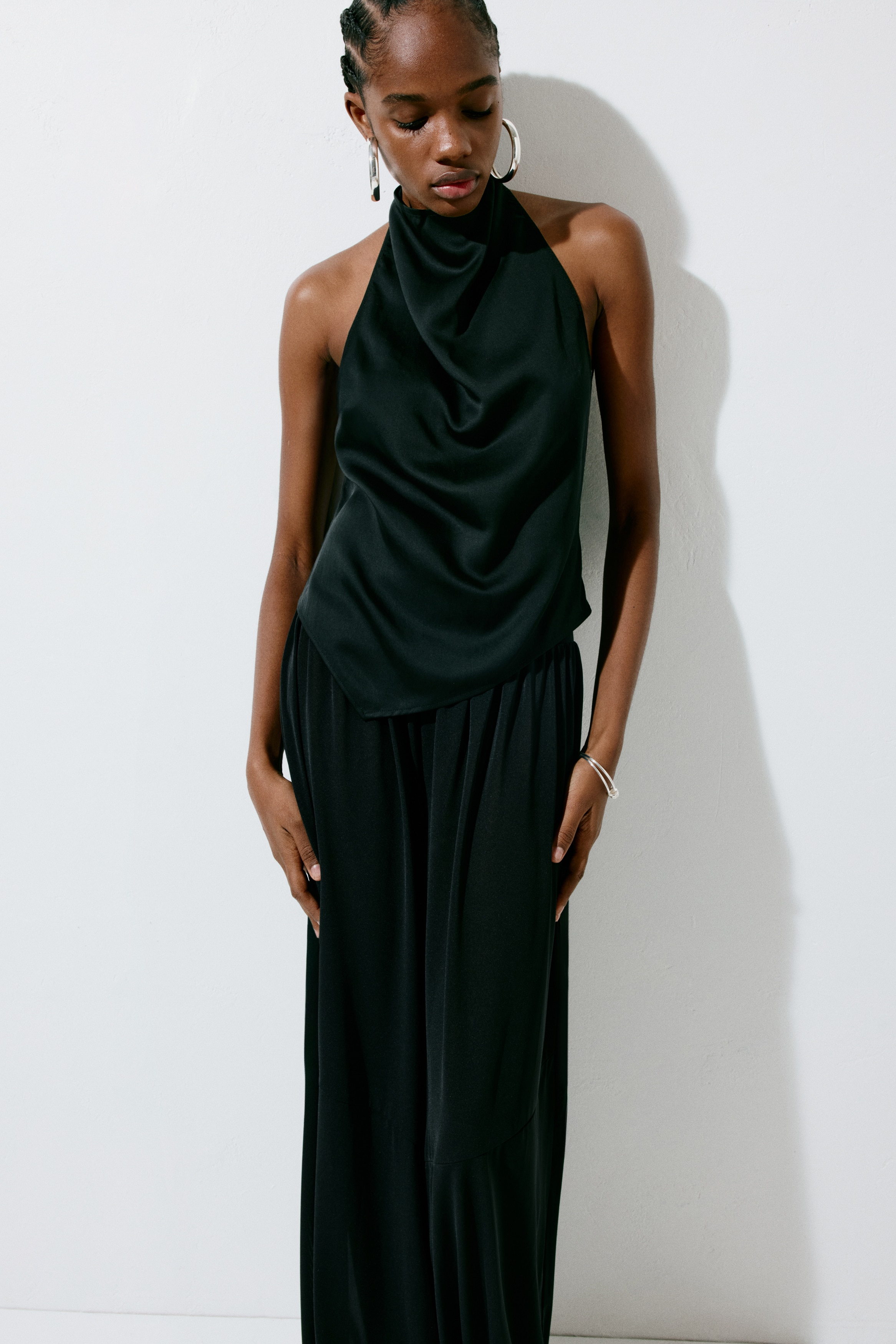 Asymmetrisches Neckholdertop - Schwarz/Dunkelorange/Cremefarben