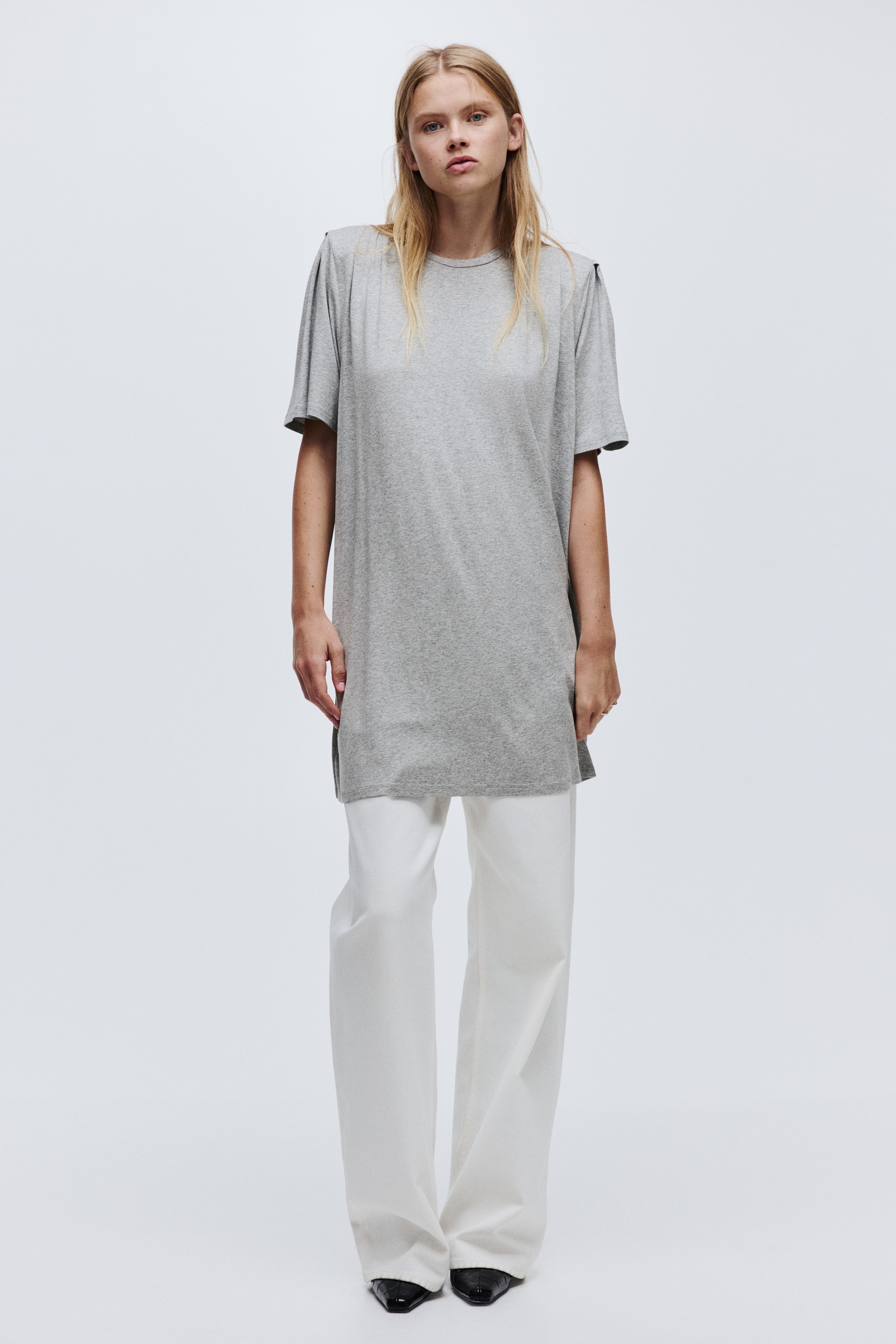 Long shoulder-pad T-shirt
