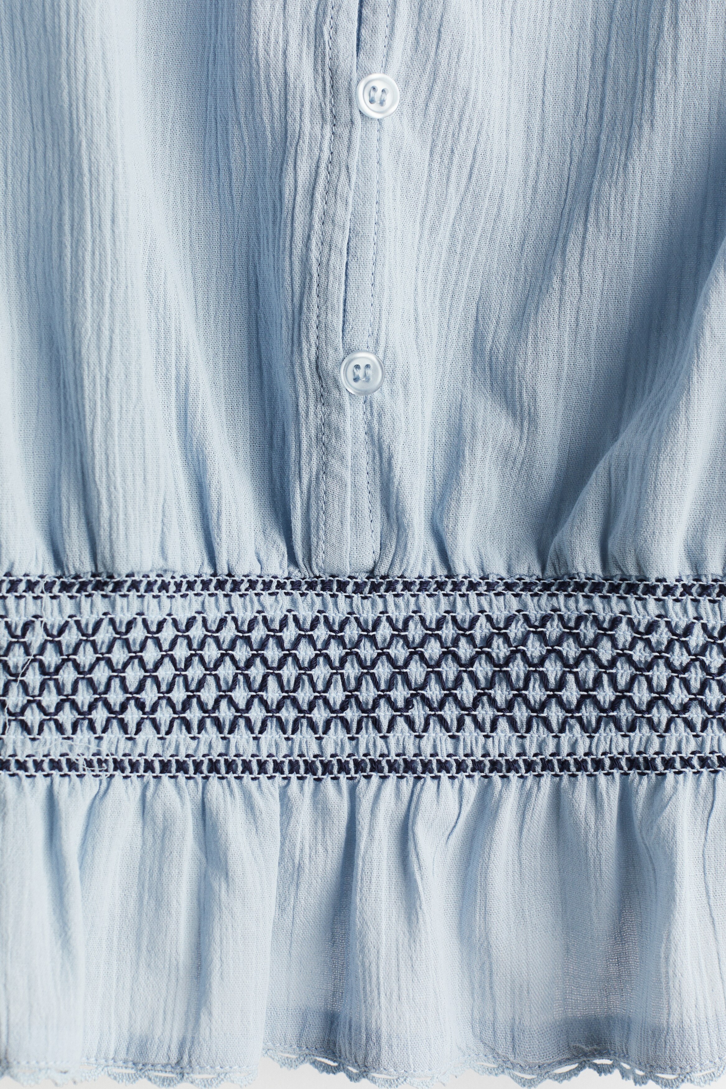 スモッキングコットンブラウス - ライトブルー - レディース