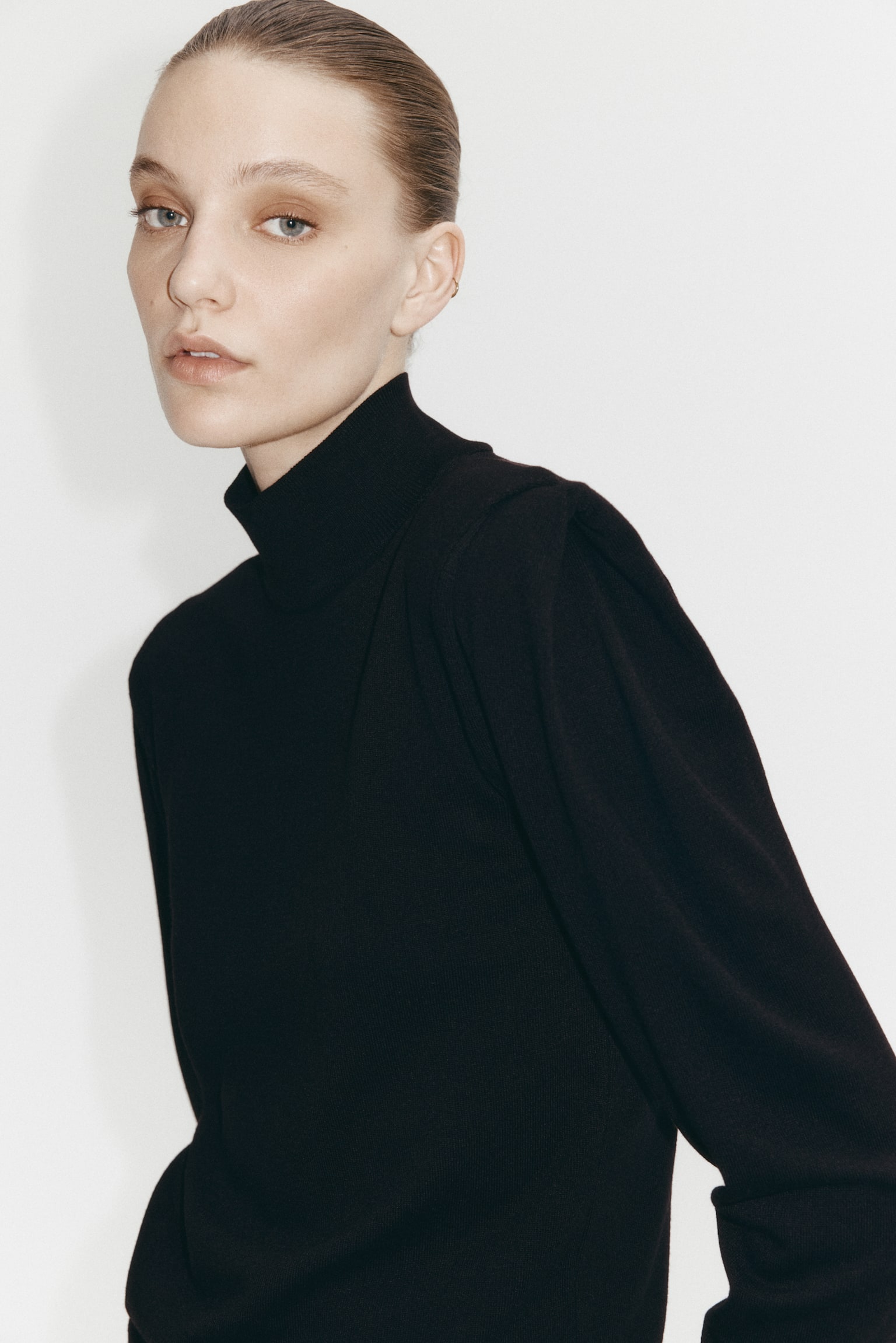 Fine-Knit Mock Turtleneck Top - Black - 3