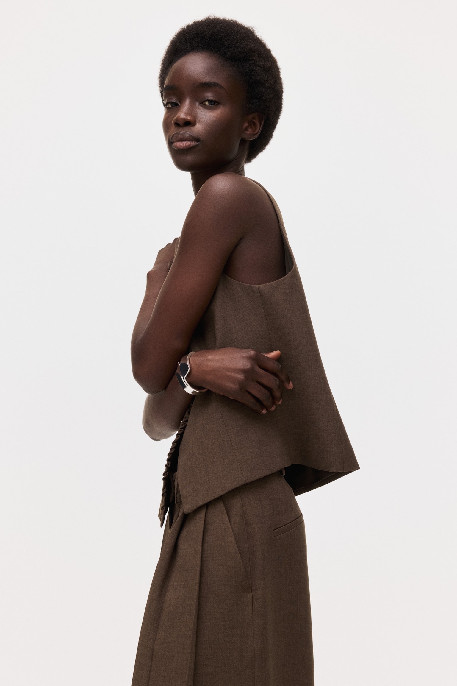 Жилет з оборкою - Темно-коричневий - 5