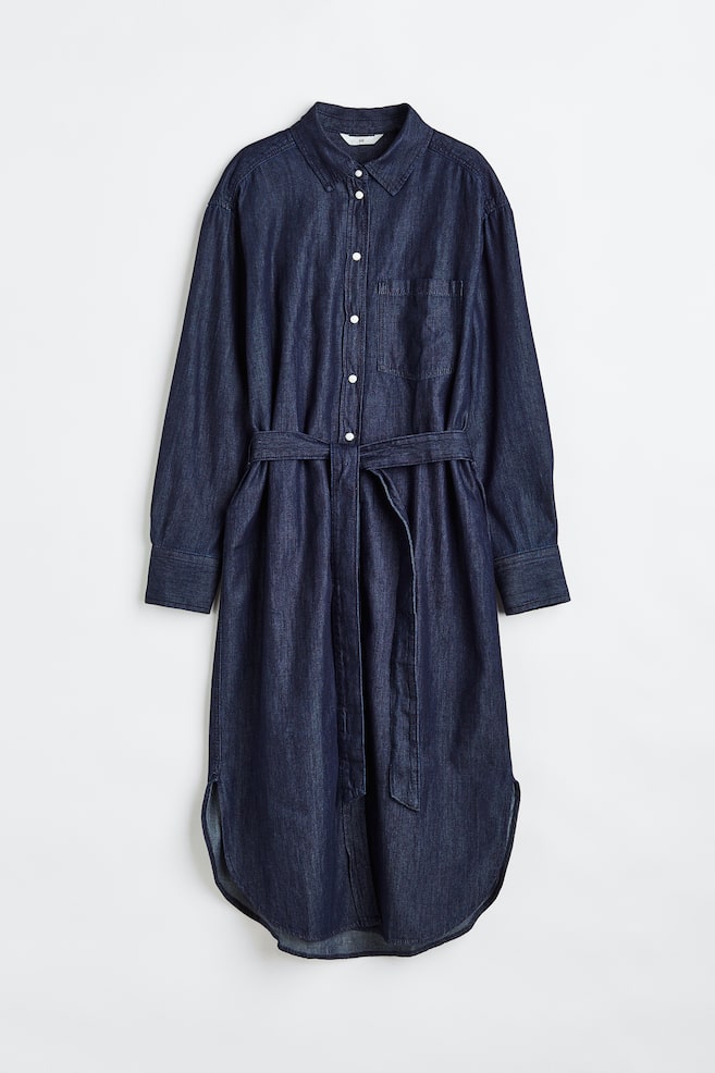 Skjortklänning i denim med knytskärp - Mörk denimblå - 1