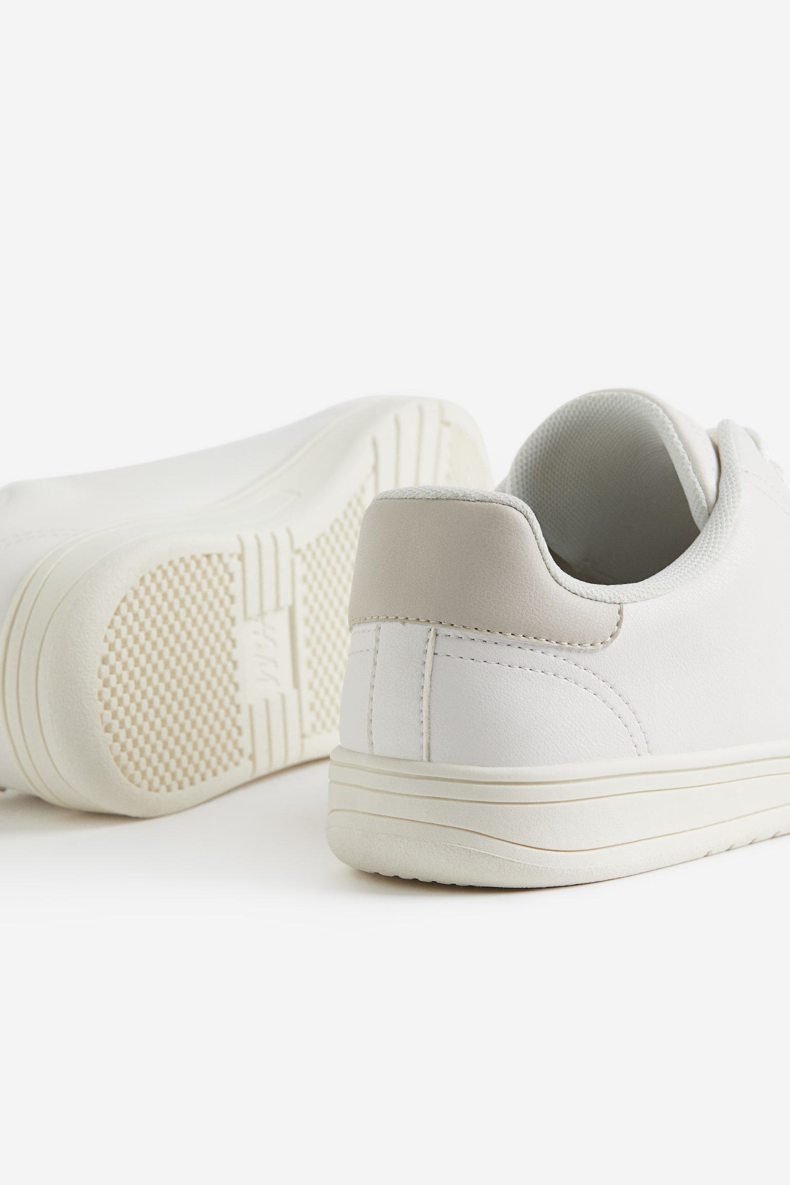 Trainers - White - 4