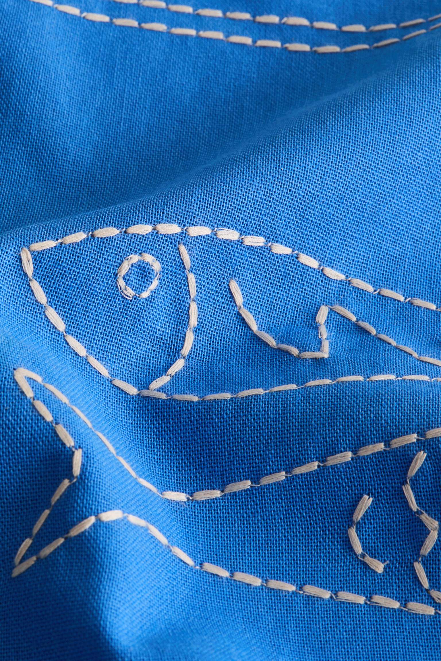 Embroidery-motif cushion cover - 4