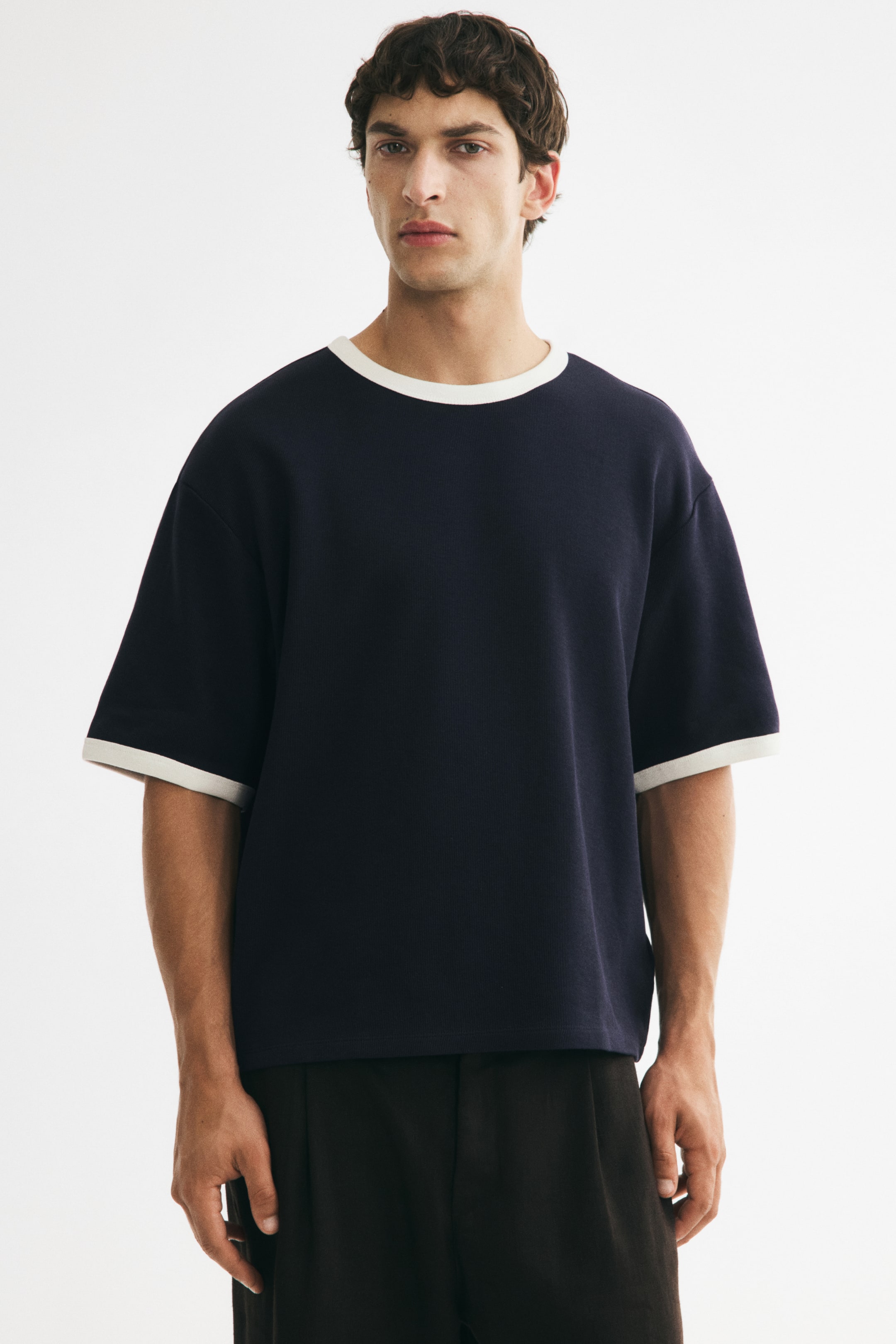 Prikaži veću sliku: Pamučna majica četvrtastog kroja Relaxed Fit - Teget - Men | H&M RS 1