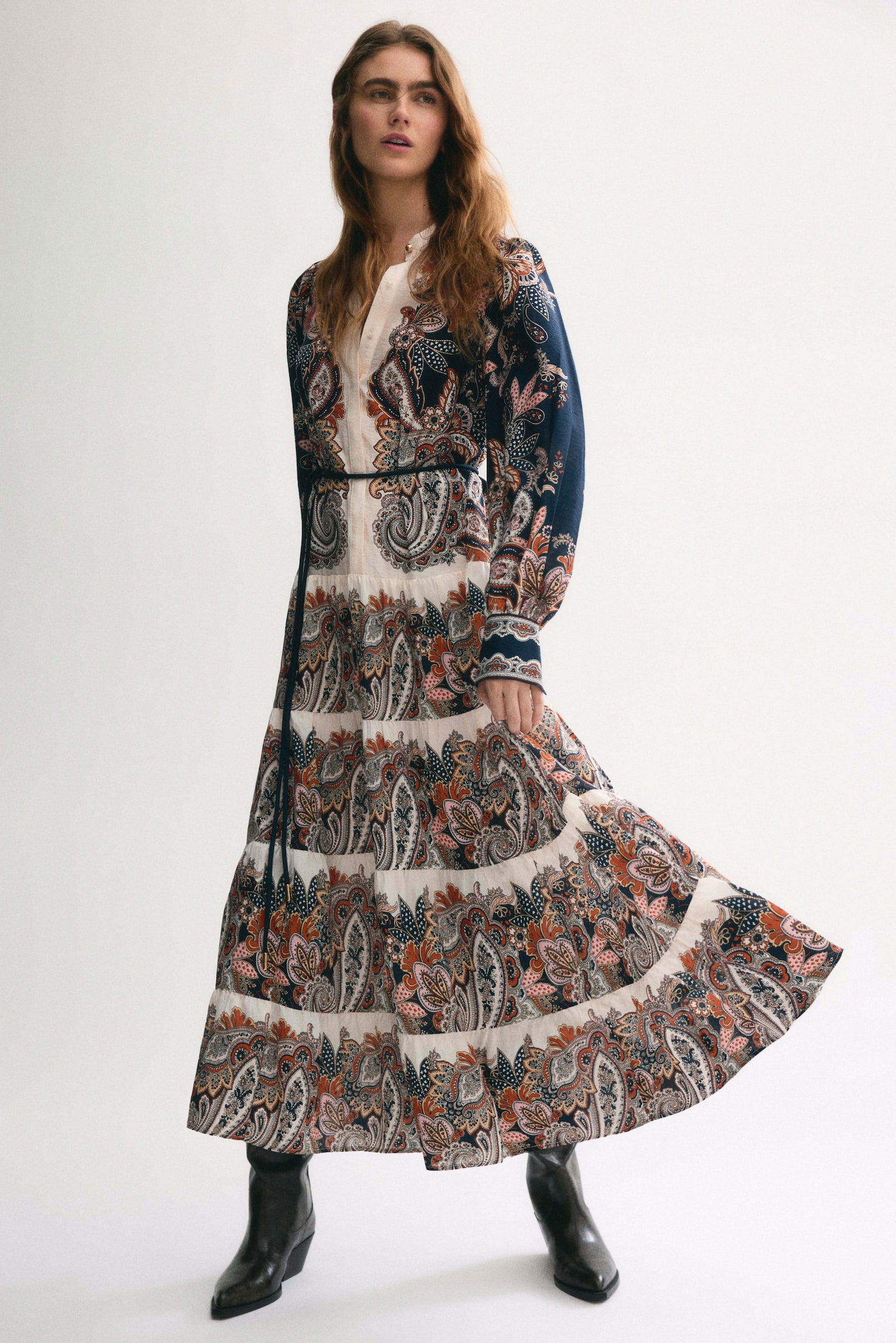 Tiered-skirt dress - Beige/Paisley pattern - 3