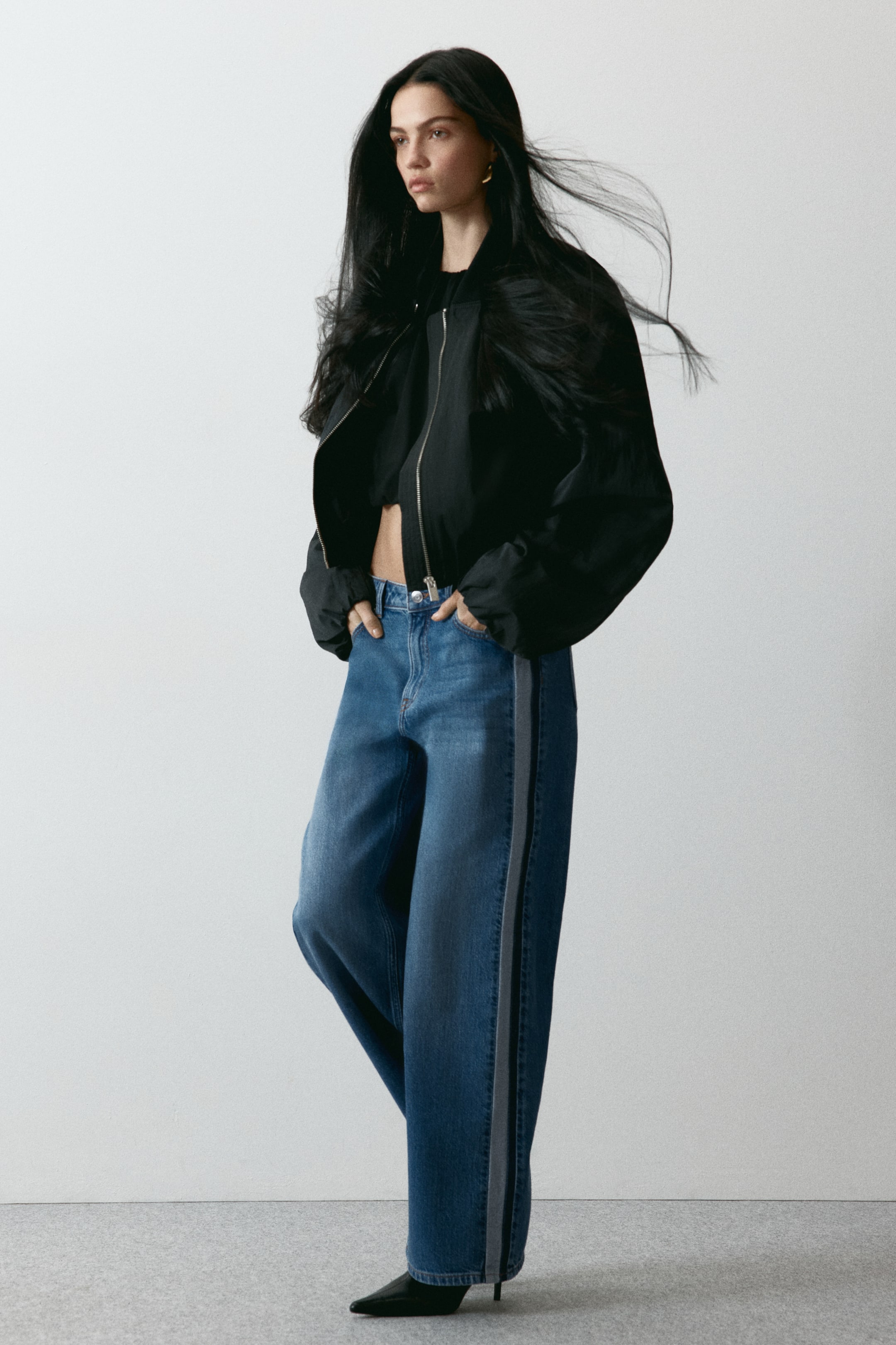 View larger image: Wide Regular Side-striped jeans - Denim blue/Dark blue - Ladies | H&M 1