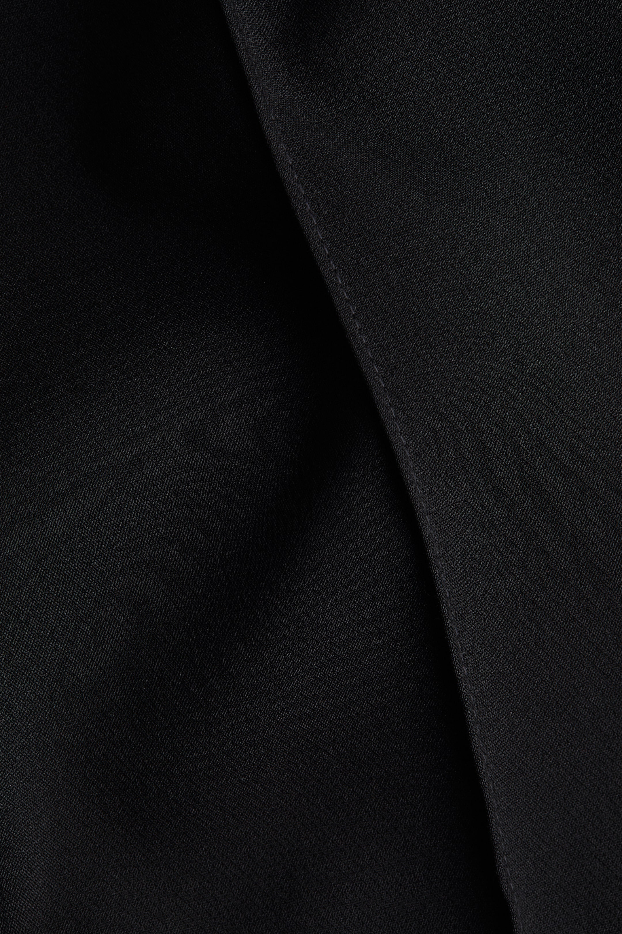 Visa större bild: Dressad byxa med utsvängda ben - Black - DAM | H&M SE 6