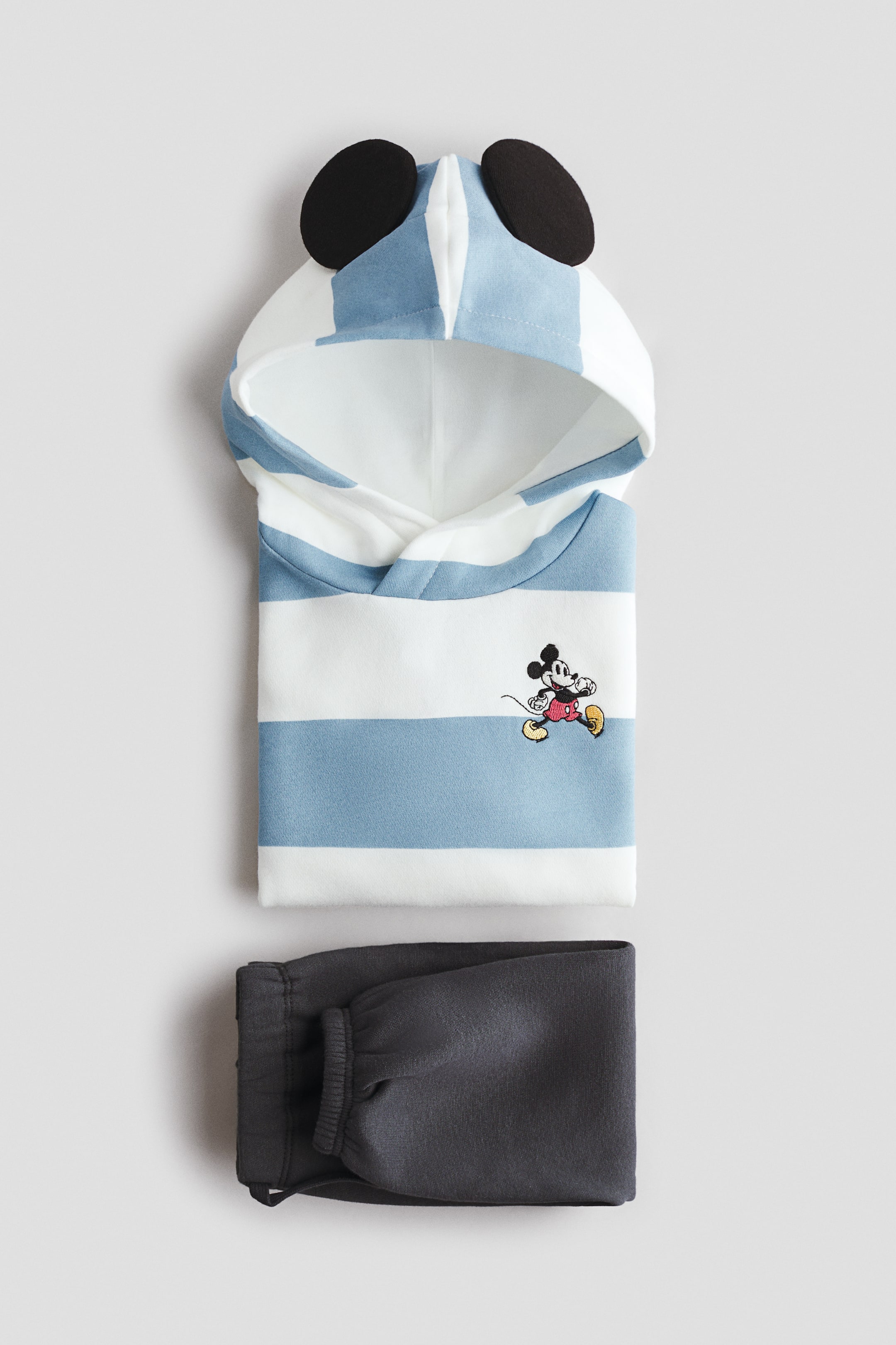 Ampliar la imagen: Conjunto de 2 piezas con sudadera y joggers - Azul claro/Mickey Mouse - Kids | H&M MX 5
