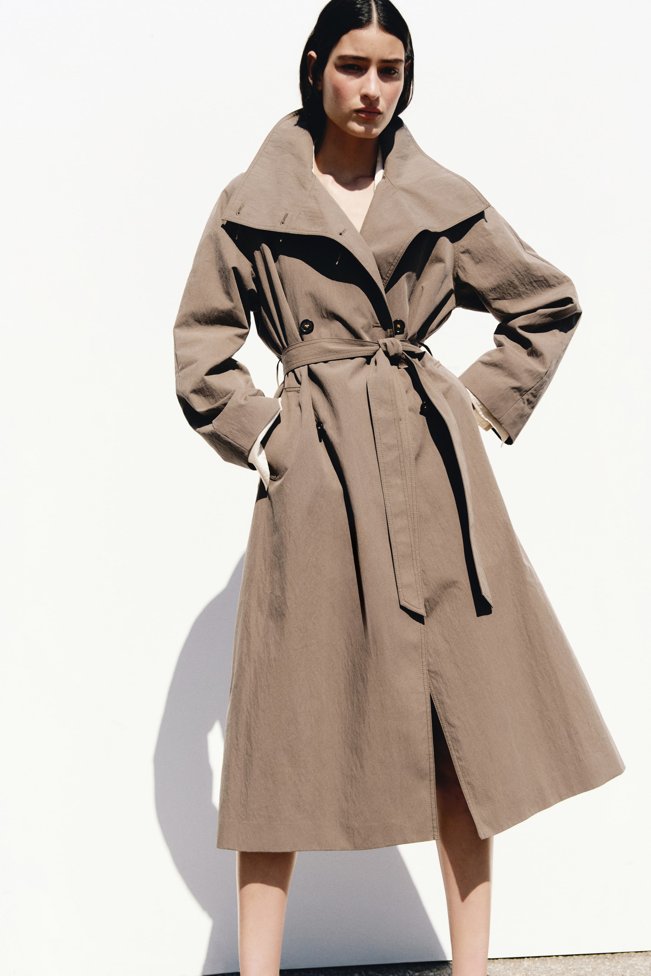 Женские куртки H&M Oversized Trench Coat — фото 3