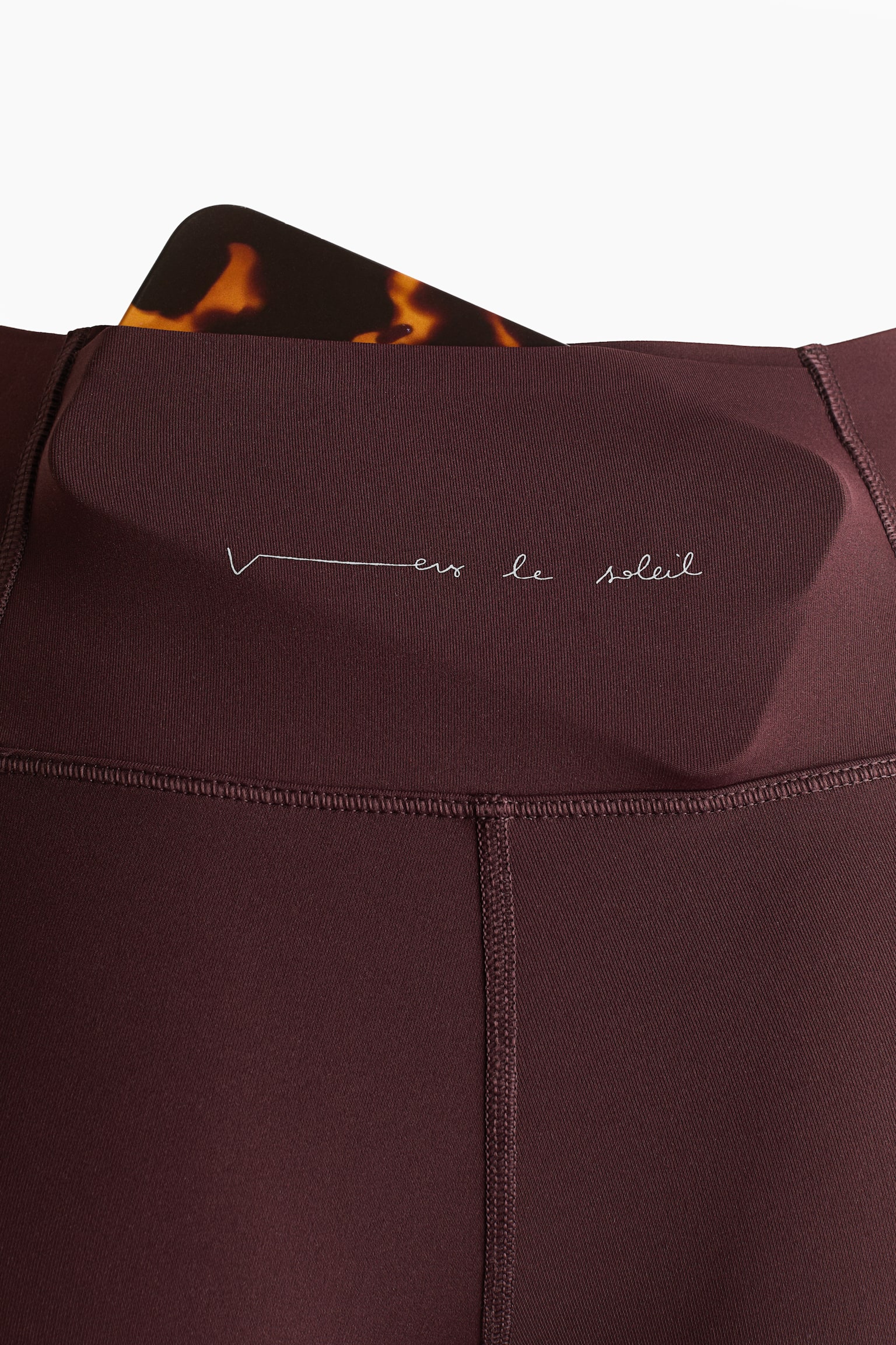 Женские шорты H&M High-Waist Bike Shorts with ShapeMove™, цвет: Шоколадный сливовый — фото 7