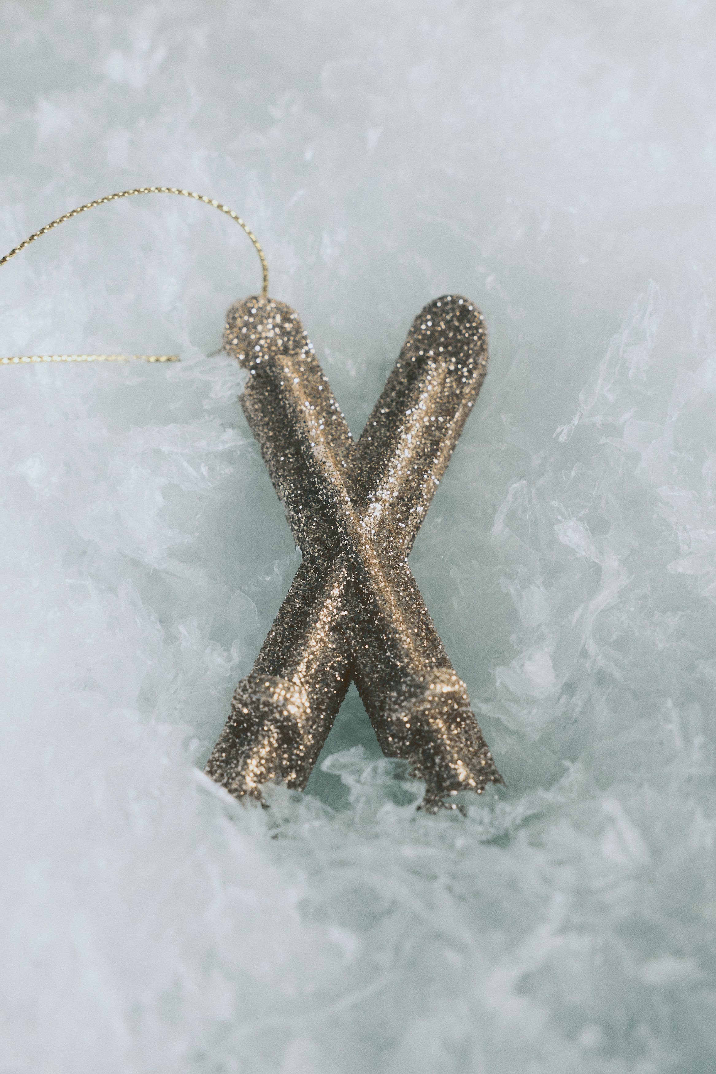 Weihnachtsschmuck aus Glas - Goldfarben/Skier/Goldfarben/Seilbahn/Goldfarben/Bommelmütze/Dunkelbeige/Croissant/Weiß/Skate/Silberfarben/Kaffeetasse/Weiß/Fäustling/Goldfarben/Stiefel/Rot/Hot cocoa/Silberfarben/Kaviar-Dose