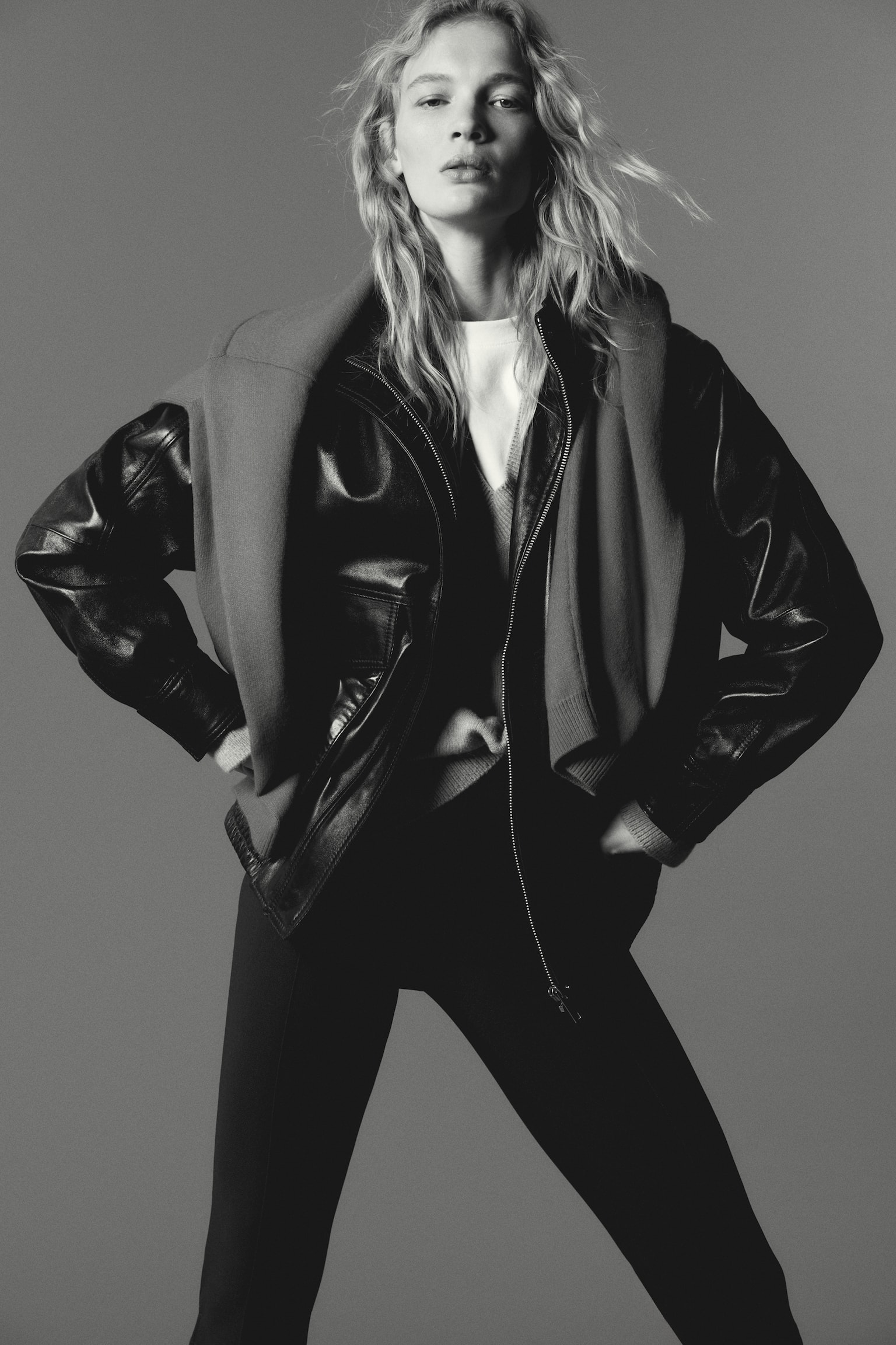 Crease-leg Capri leggings - Dark brown - 1