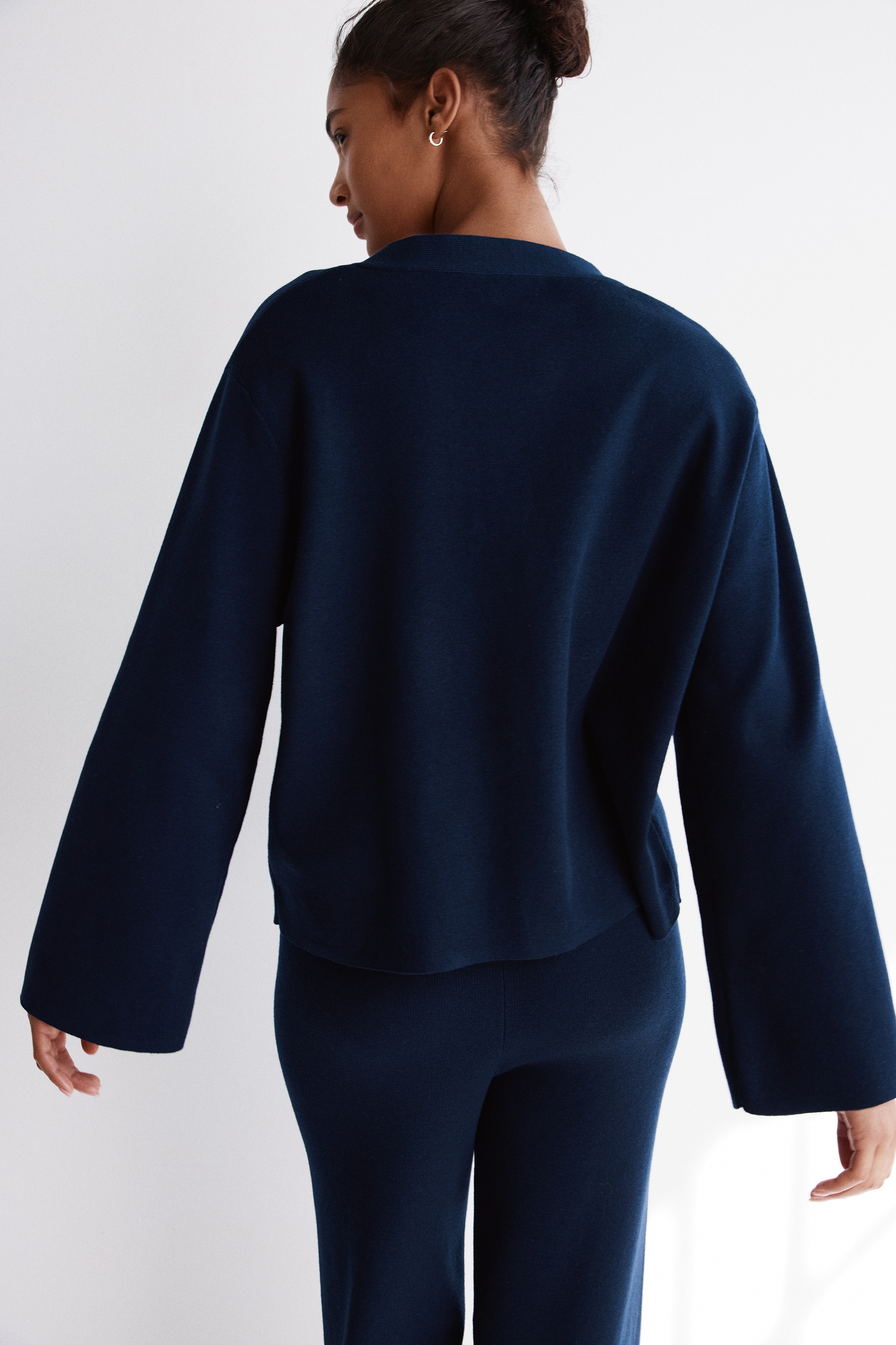Fine-knit cardigan