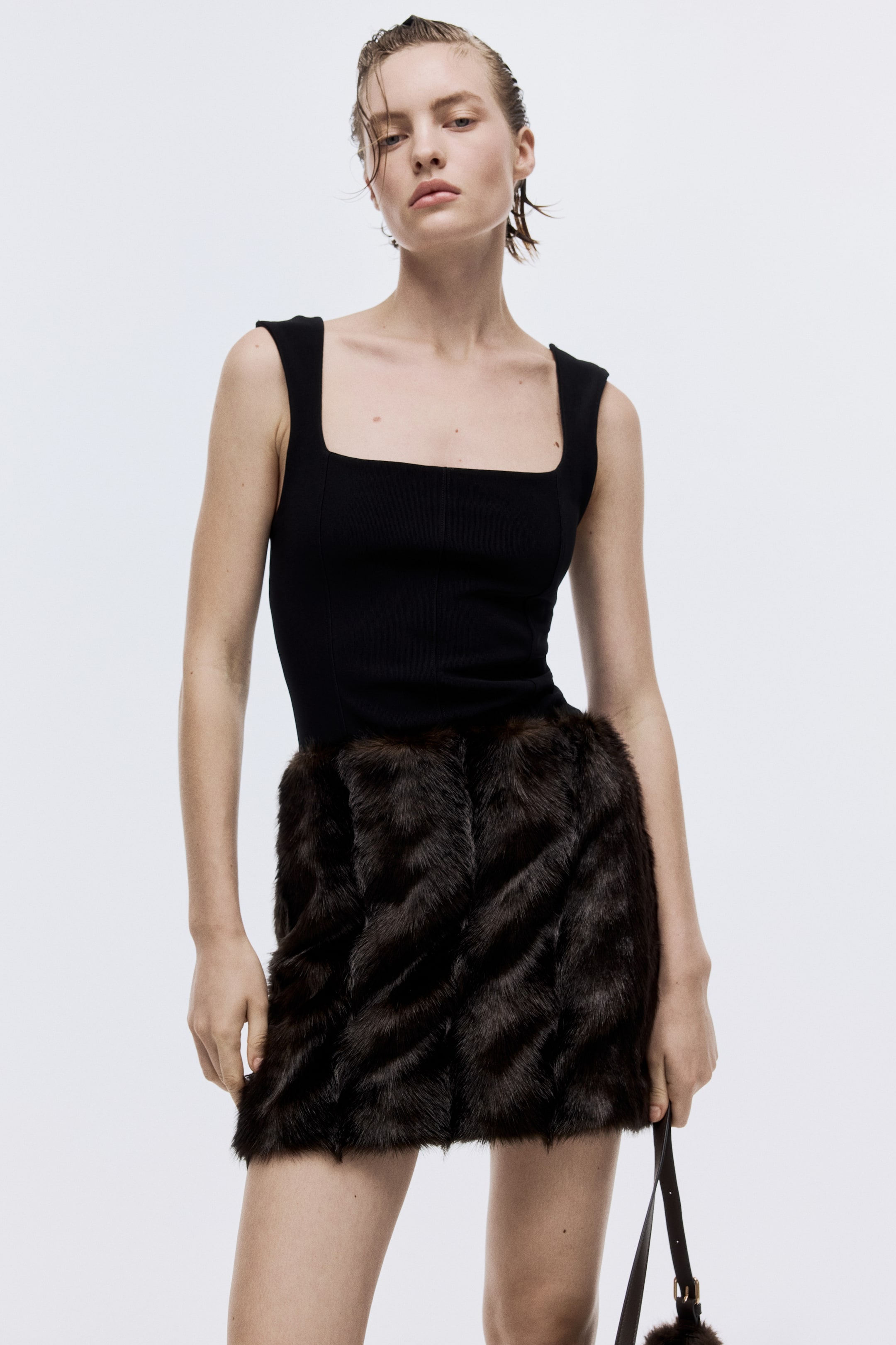 Büyük resmi görüntüle: Kare Yakalı Kolsuz Üst - Siyah - KADIN | H&M TR 4