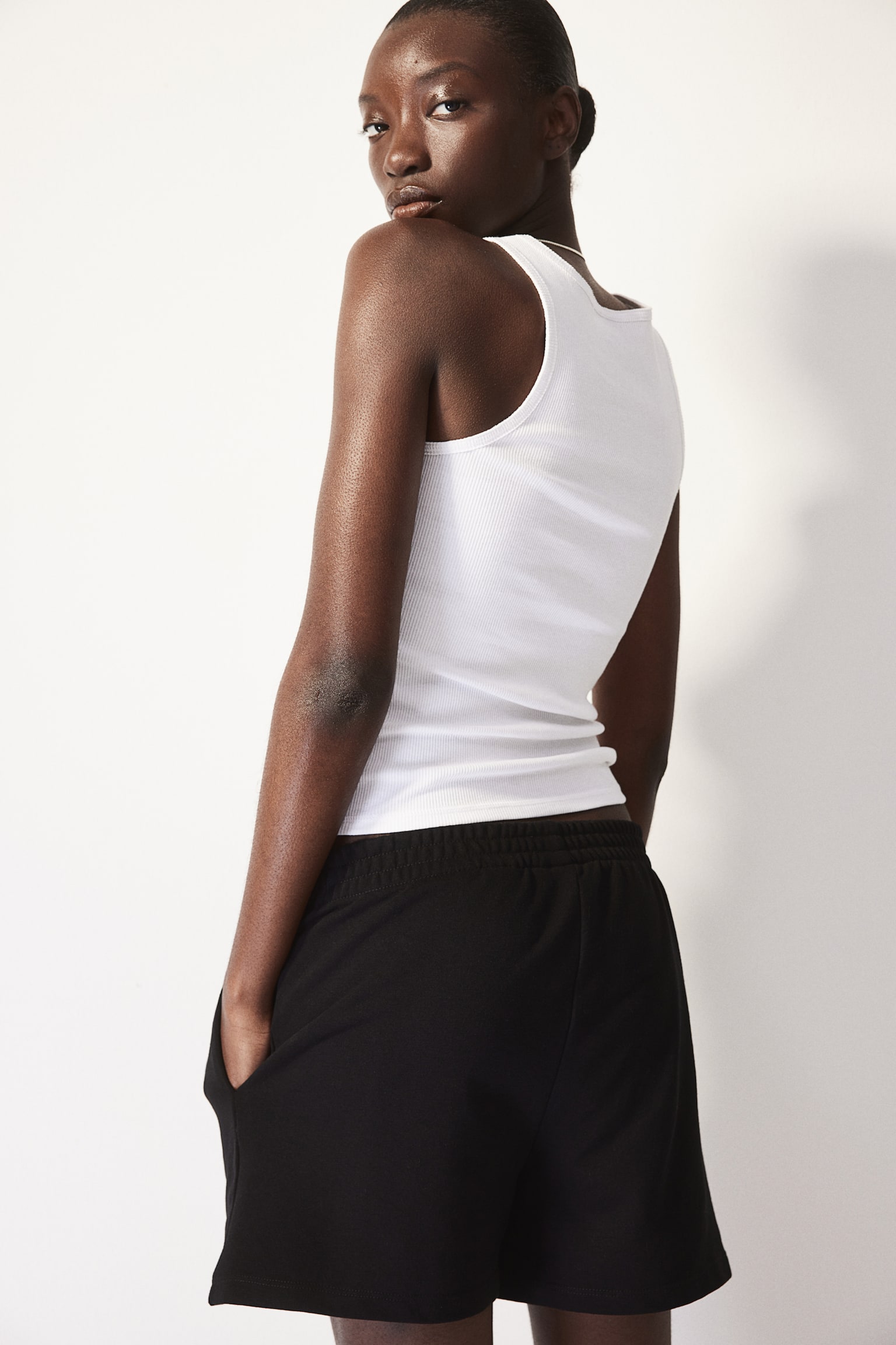 Sweatshorts - Black/Natural white - 5