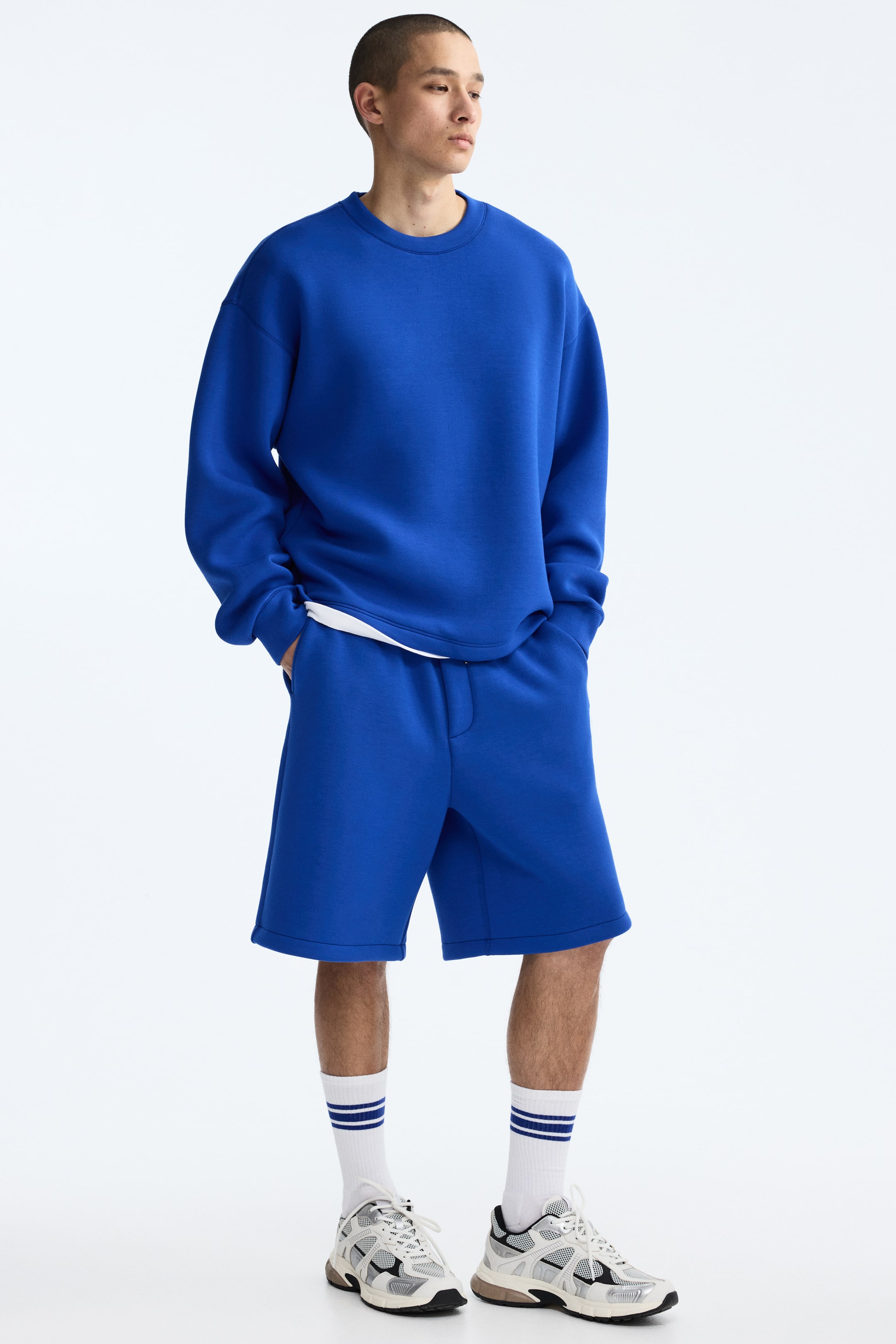 Мужские худи H&M Oversized Boxy Scuba Sweatshirt — фото 3
