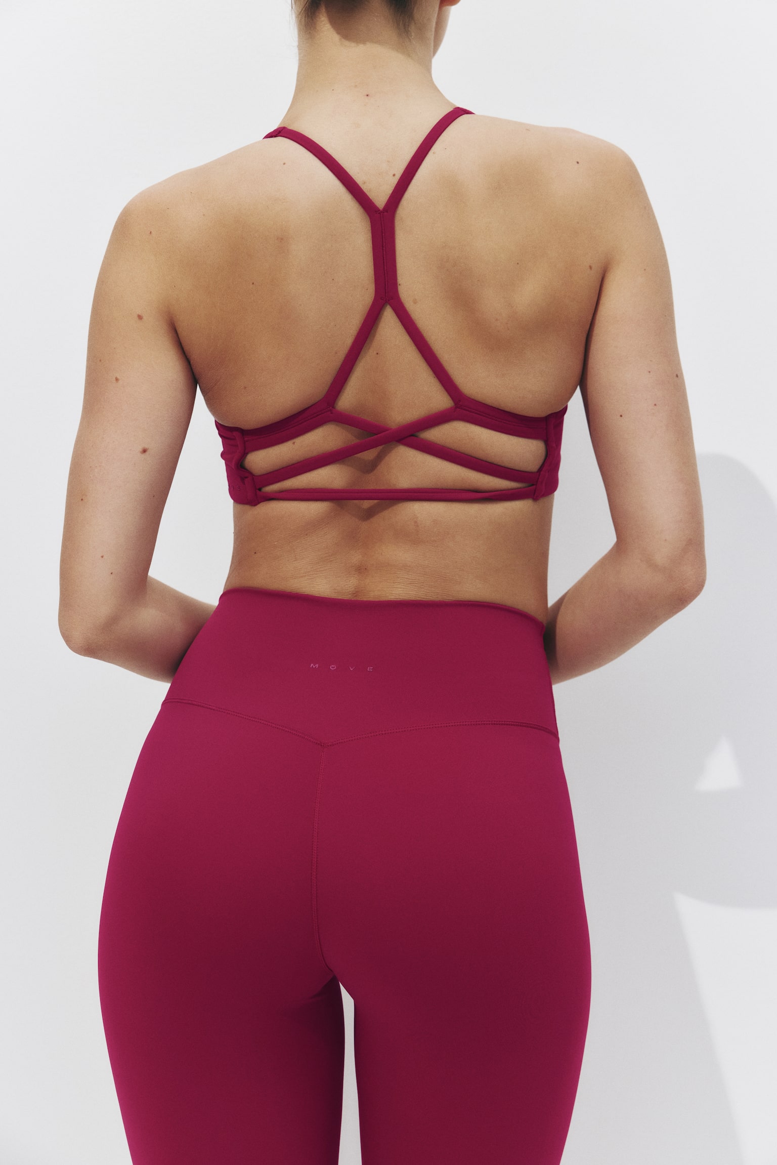 SculptMove™ Medium Support Sports bra - Dark fuchsia/Dark grey/Brown/Beige/Ivory/Black - 8