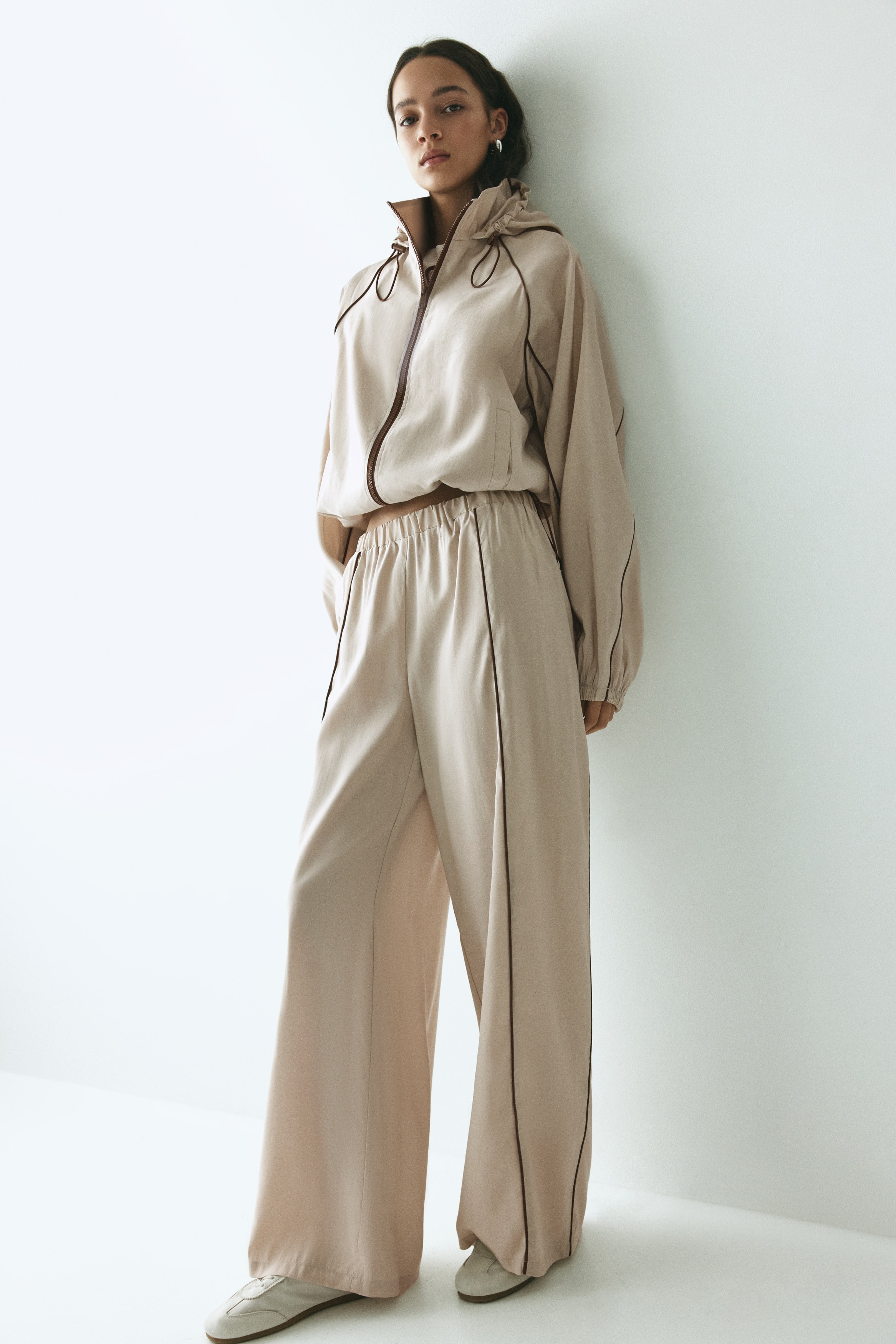 ワイドスポーツパンツ - ベージュ - レディース | H&M JP