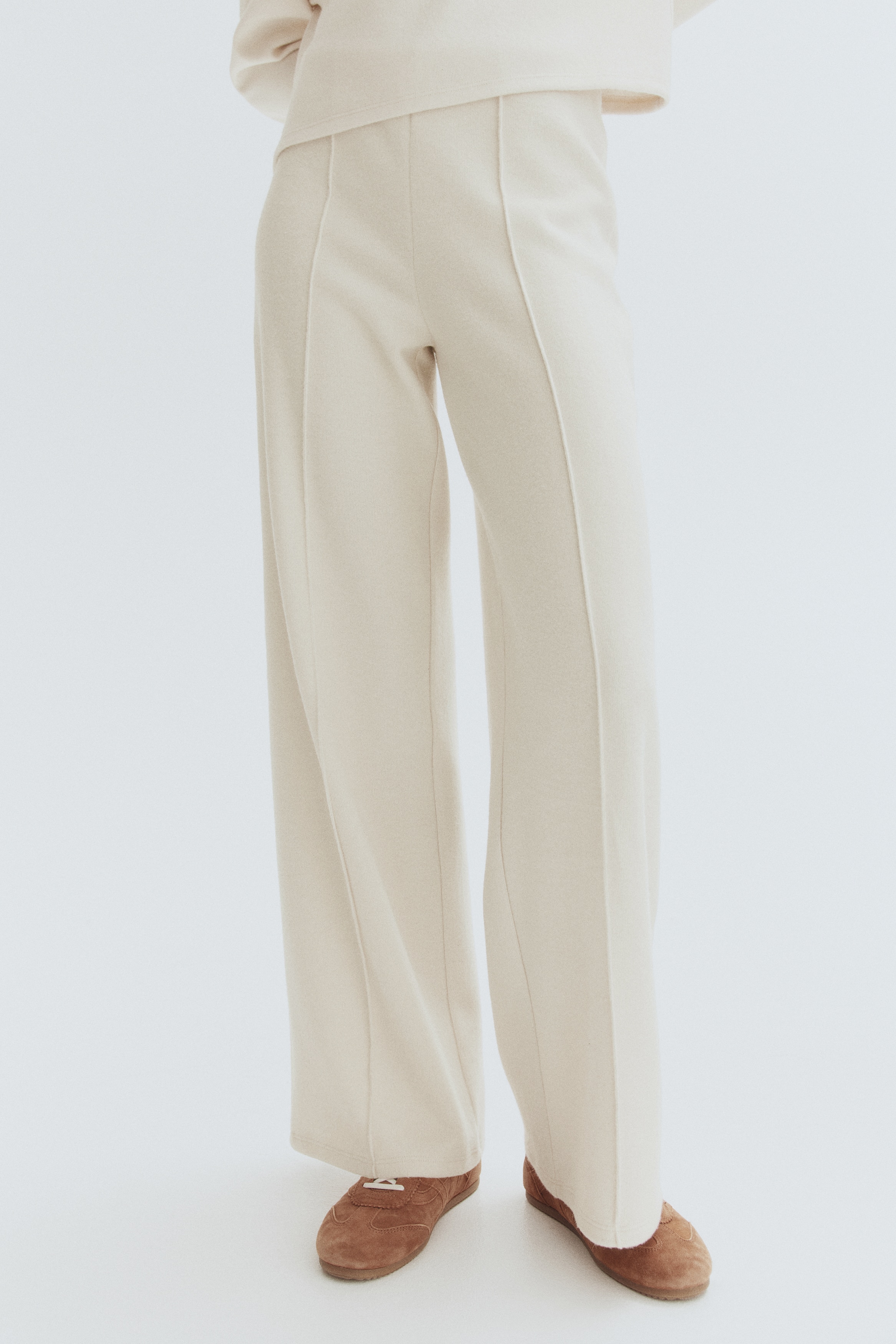 Crease-leg trousers