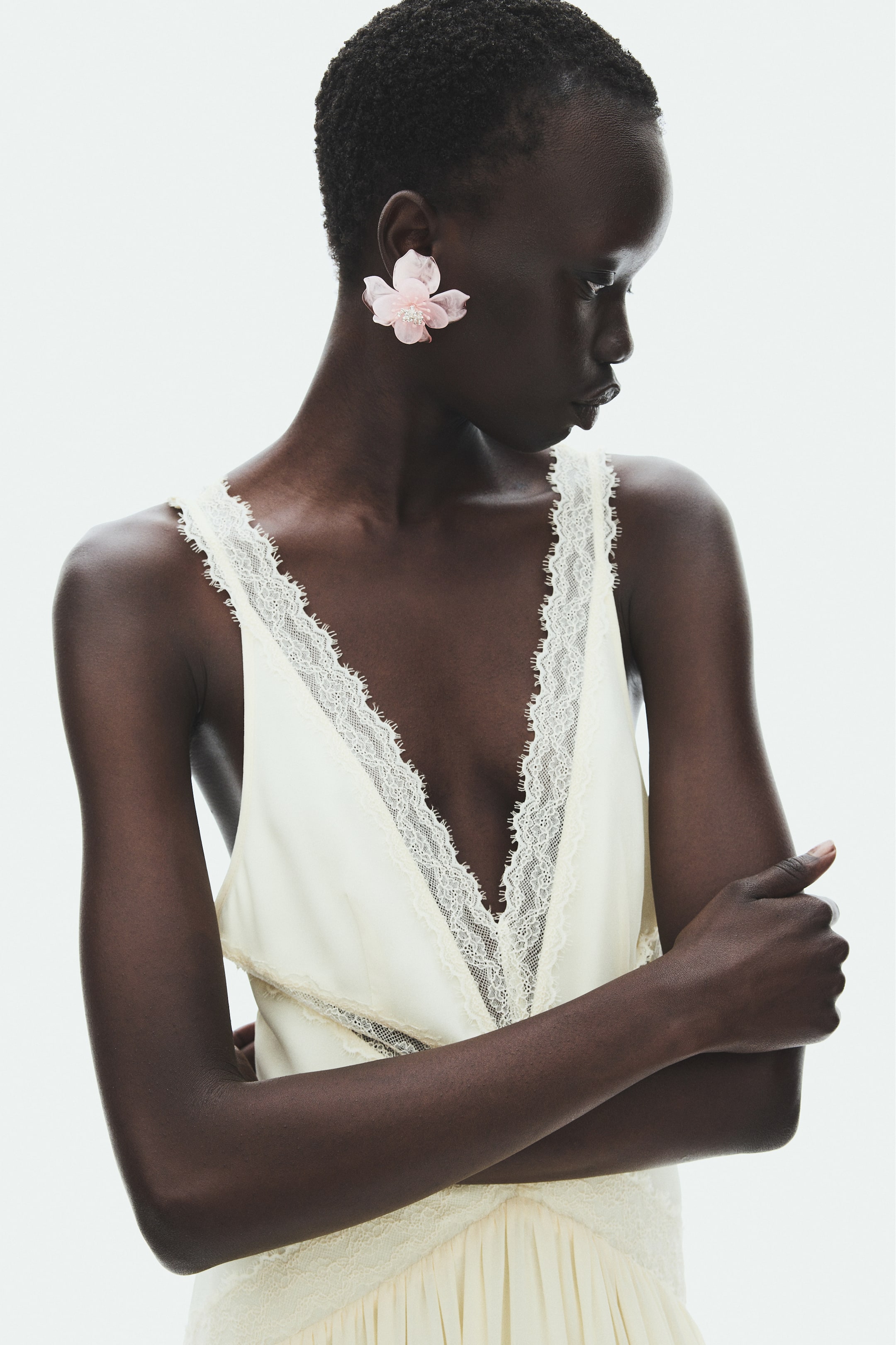 View larger image: Flower-shaped statement earrings - Light pink - Ladies | H&M 1