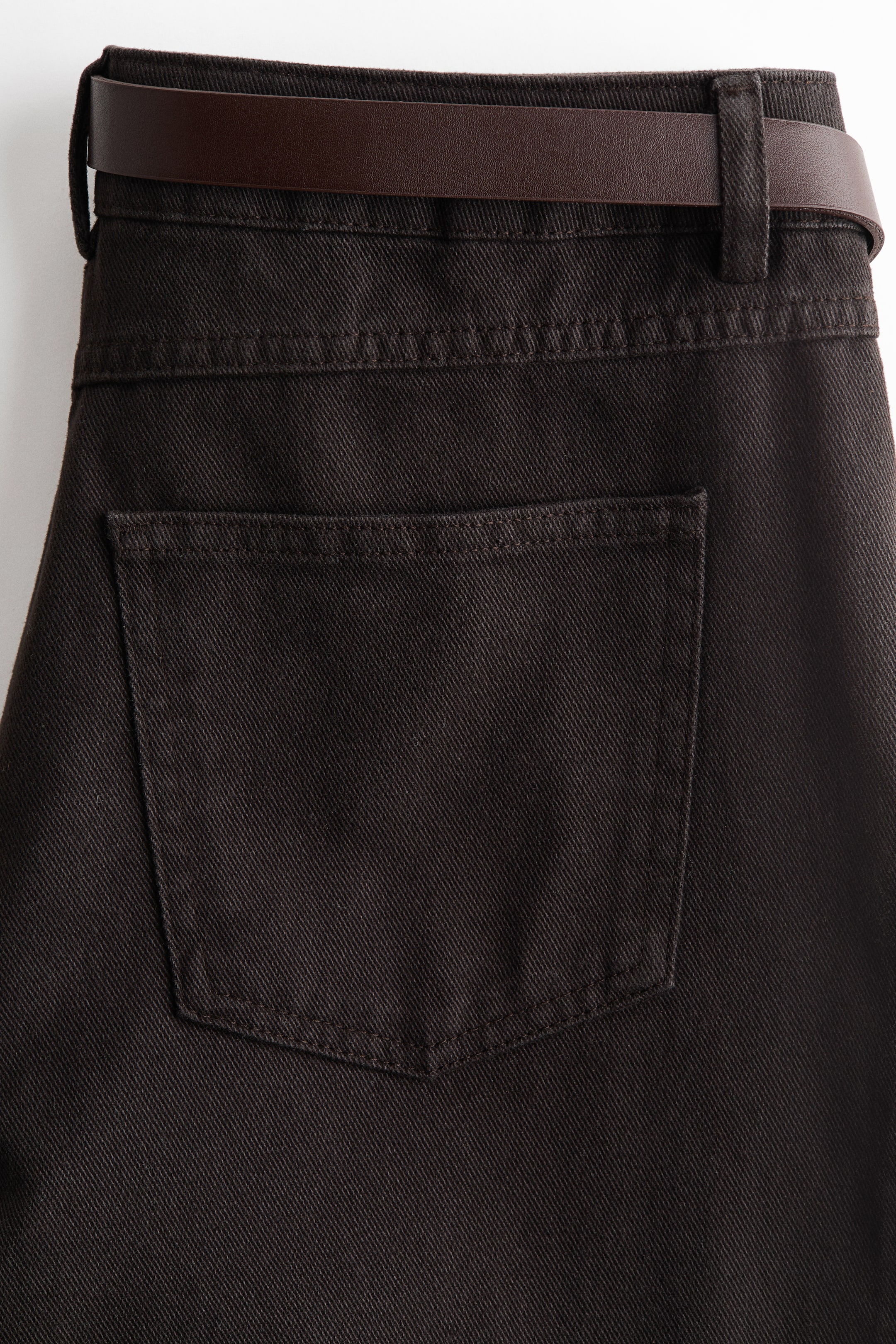 Barrel-Leg High-Waist Jeans