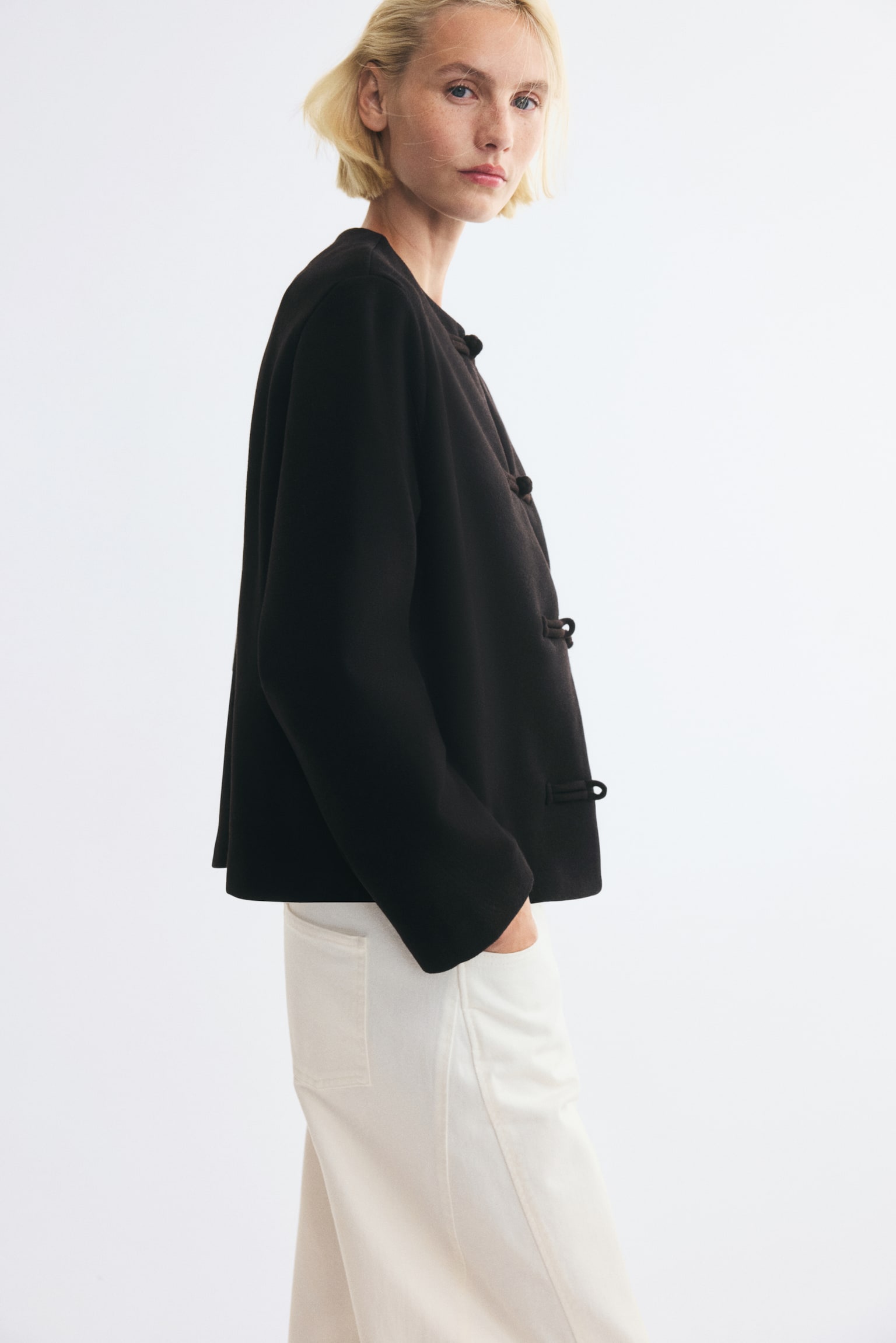 Женская куртка H&M Knot-Button Jersey Jacket, цвет: Чёрный — фото 5