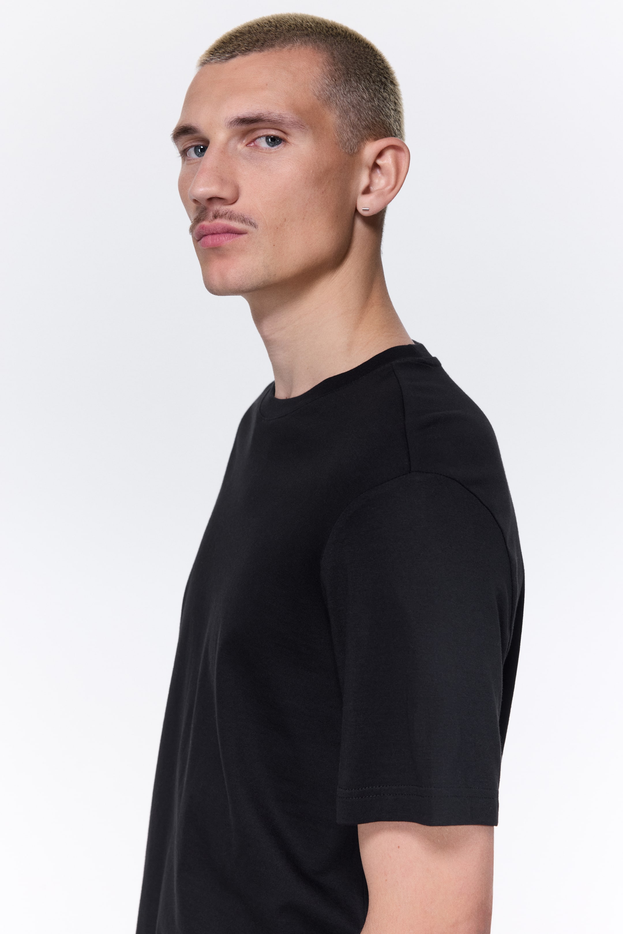 Προβολή μεγαλύτερης εικόνας: T-shirt Regular Fit - Μαύρο - Men | H&M GR 2