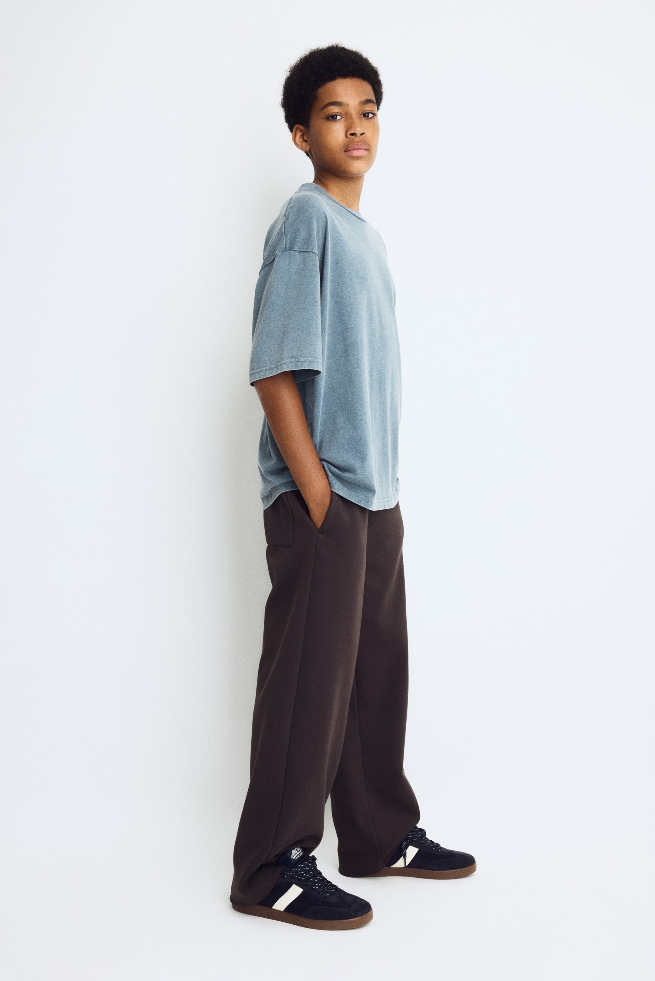 Loose-Fit Sports Joggers with DryMove™
