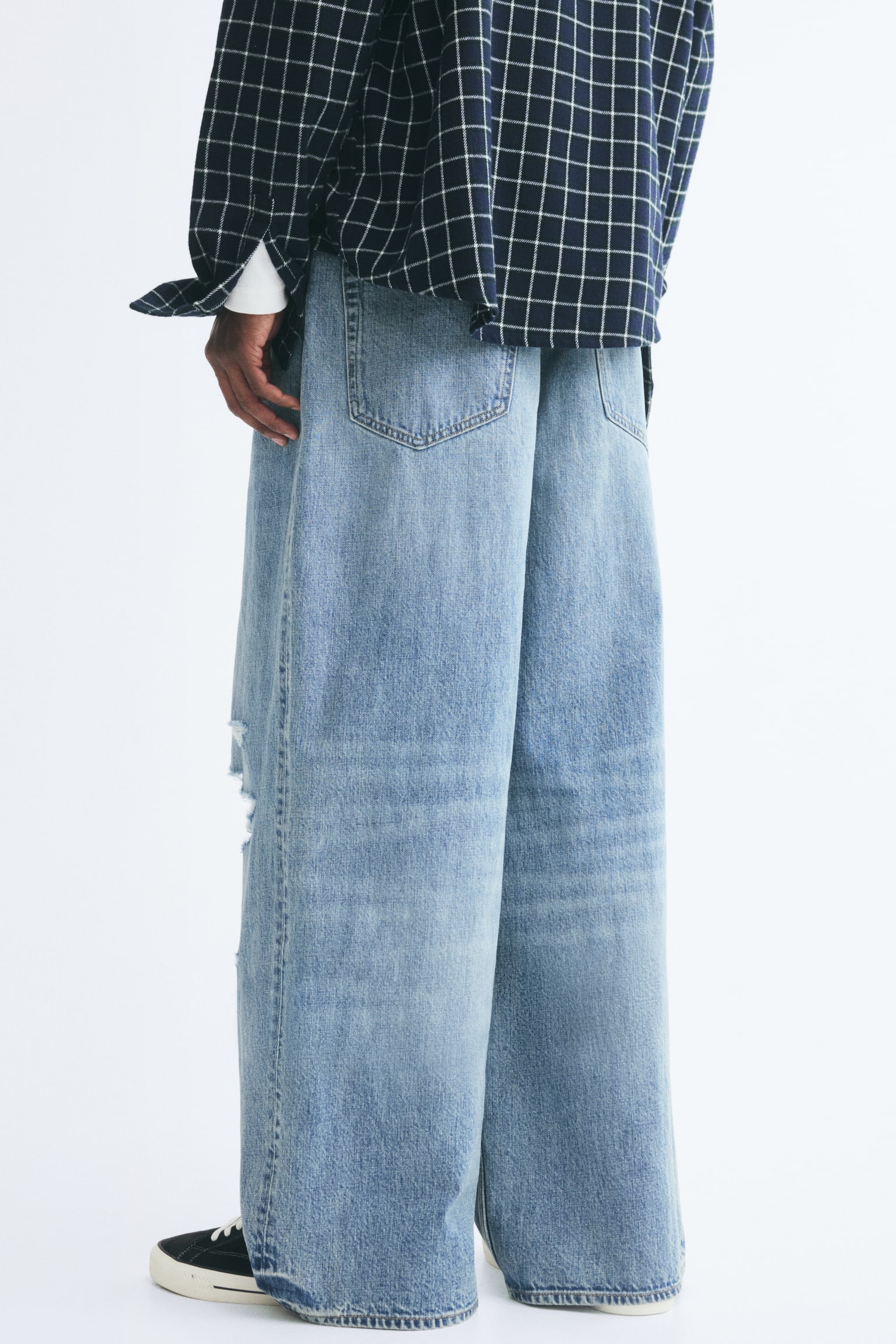 Мужские джинсы H&M Ultra-Baggy, цвет: Светлый джинсовый синий — фото 4