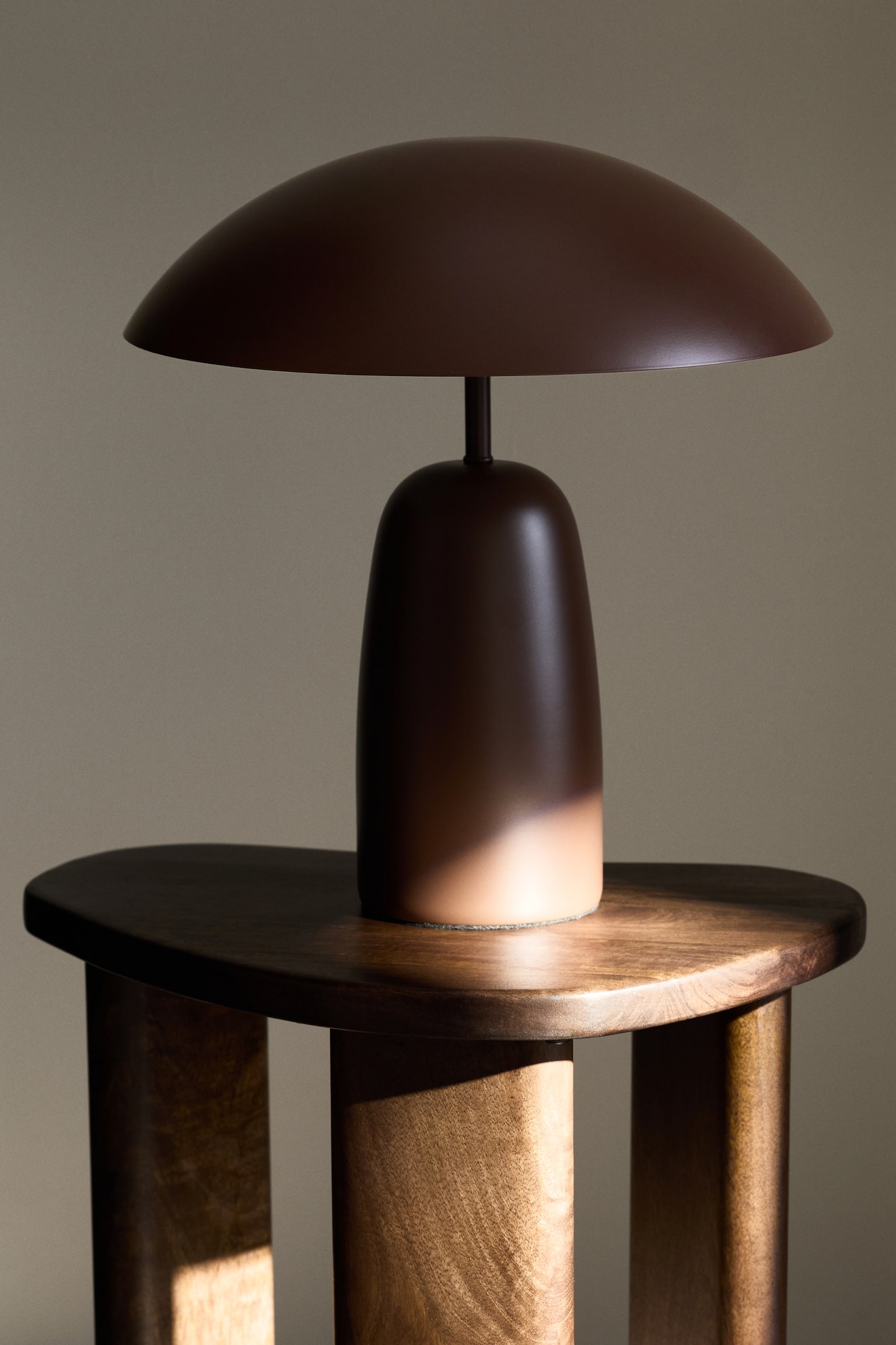 Μεταλλικό επιτραπέζιο φωτιστικό - Καφέ/Σκούρο κόκκινο/Μπεζ - 5