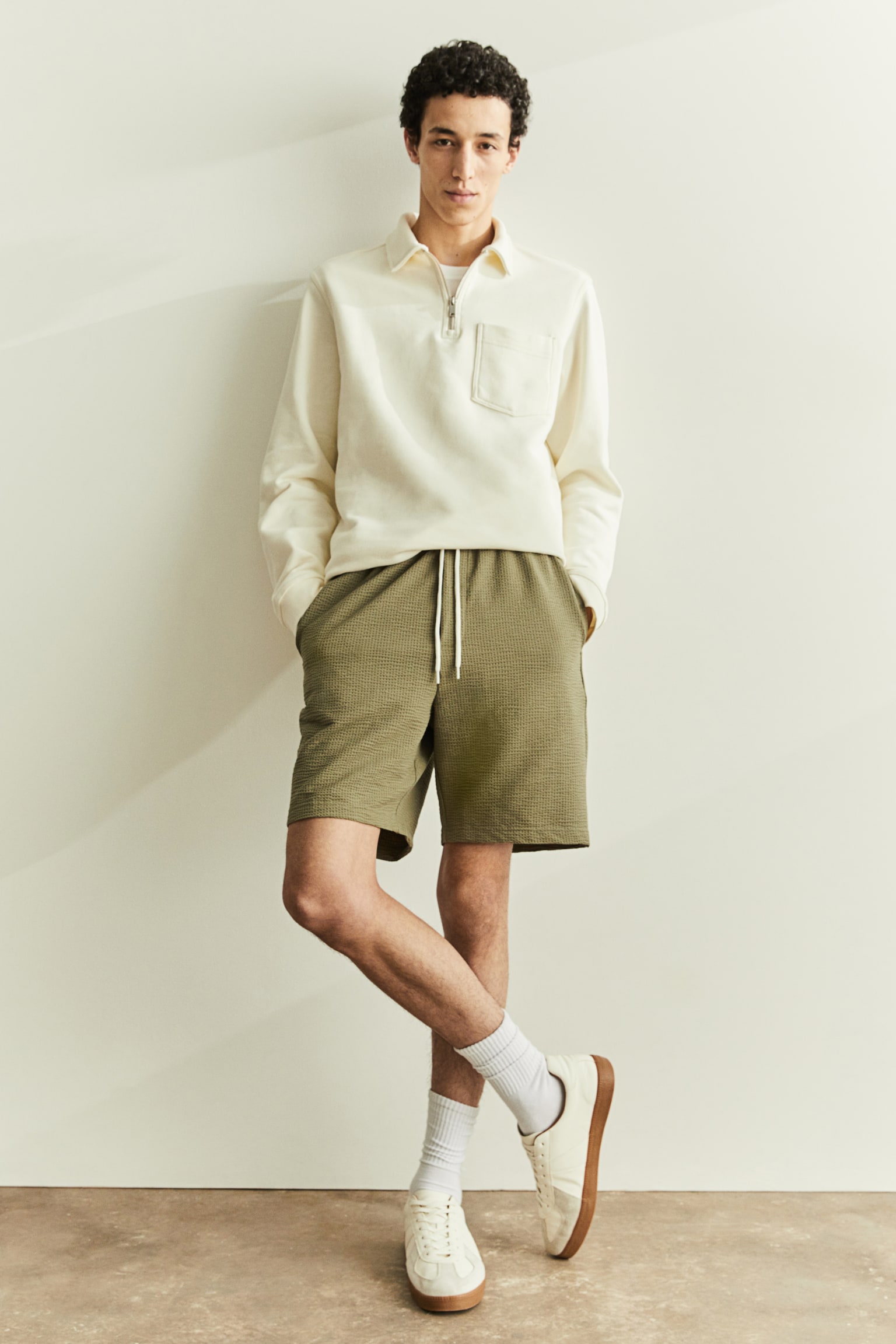 Regular Fit Waffled Shorts - Khaki green/Navy blue - 1