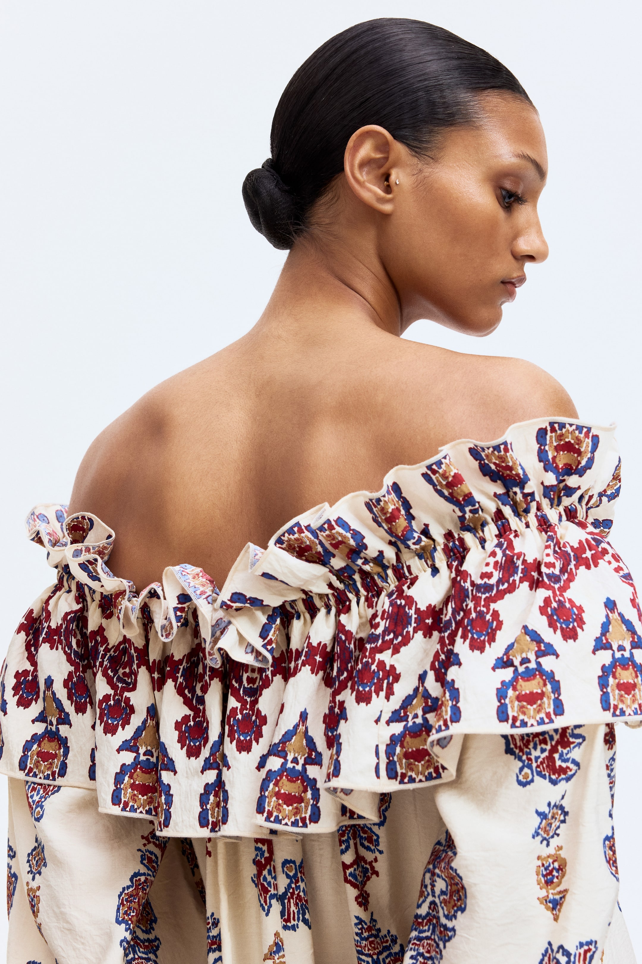 View larger image: Off-the-shoulder dress - Light beige/Patterned - Ladies | H&M IN 4