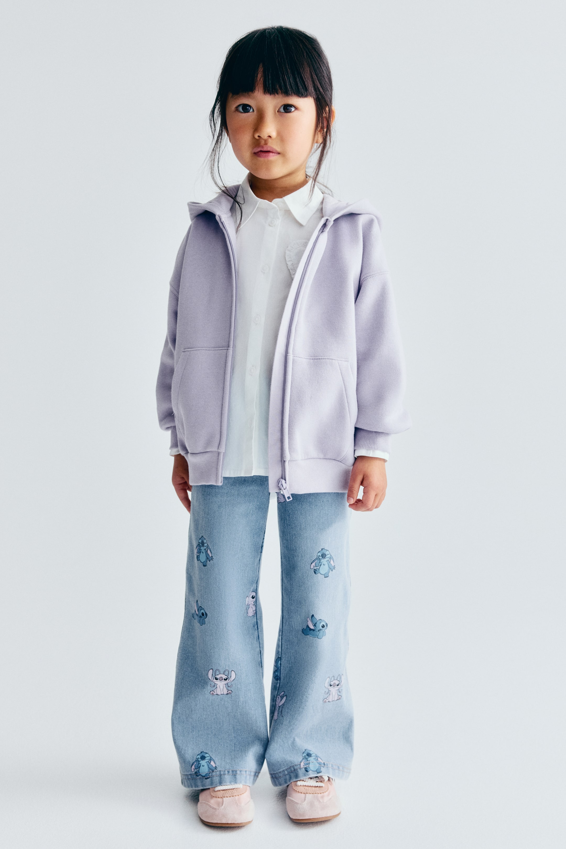 Büyük resmi görüntüle: Kot Görünümlü ve Geniş Paçalı Jegging - Kot mavisi/Lilo & Stitch - ÇOCUK | H&M TR 1