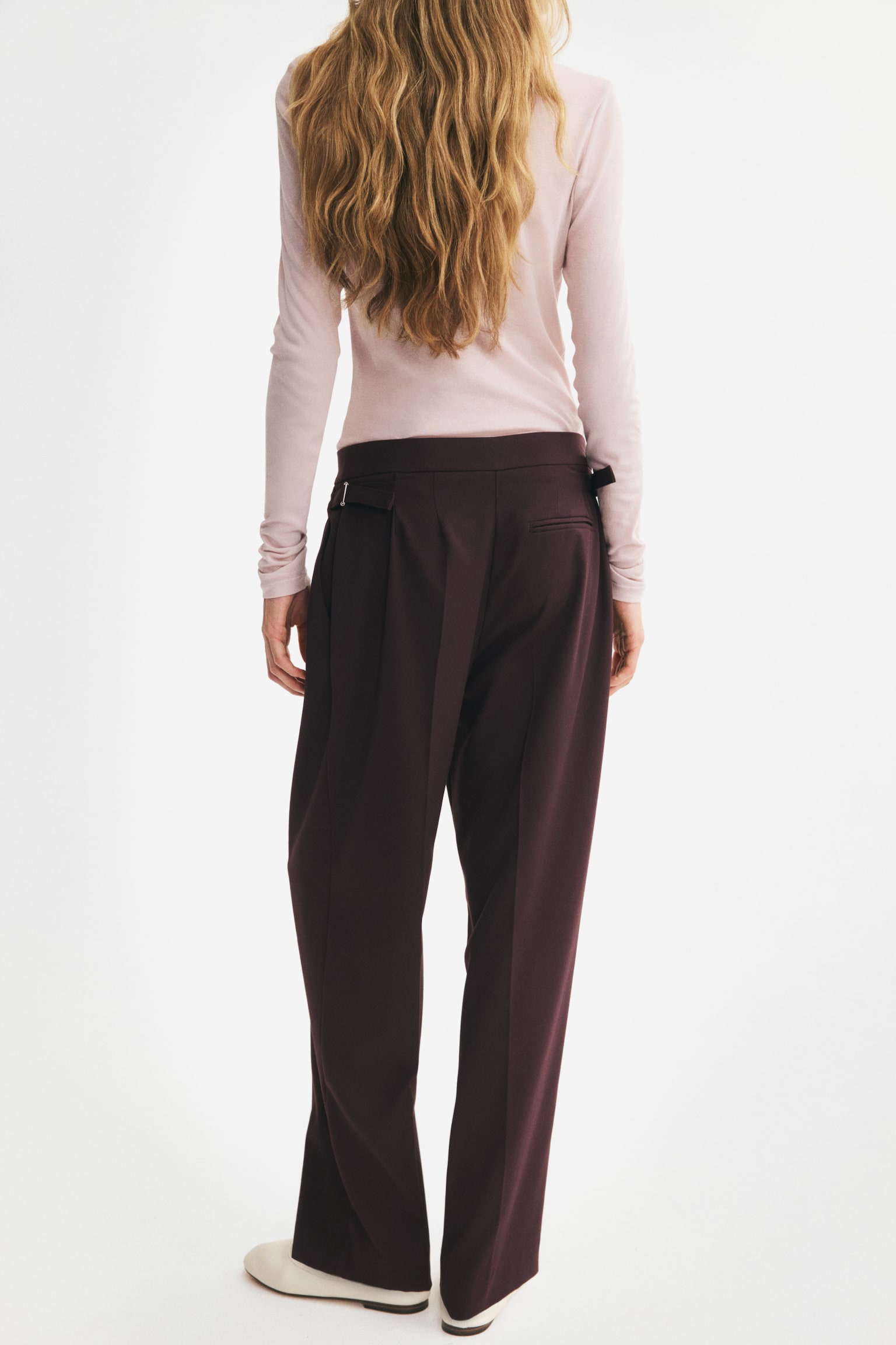 Женские брюки H&M Pleated Tab-Detail, цвет: Тёмный коричневый — фото 4