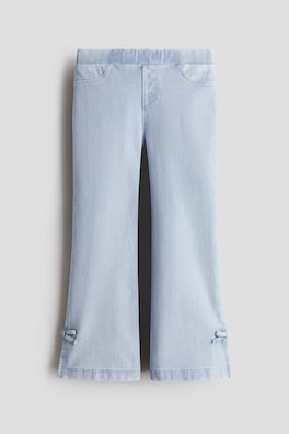 Utsvängda jeggings med denimlook