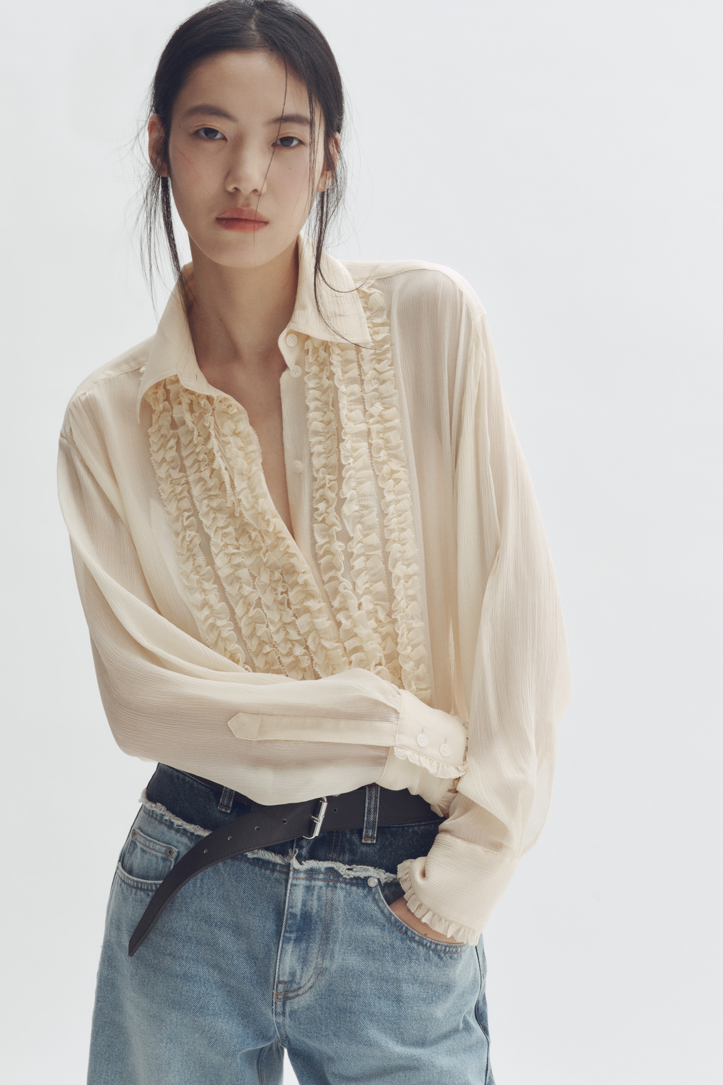 シルクブレンドラッフルビブブラウス - クリーム - レディース | H&M JP