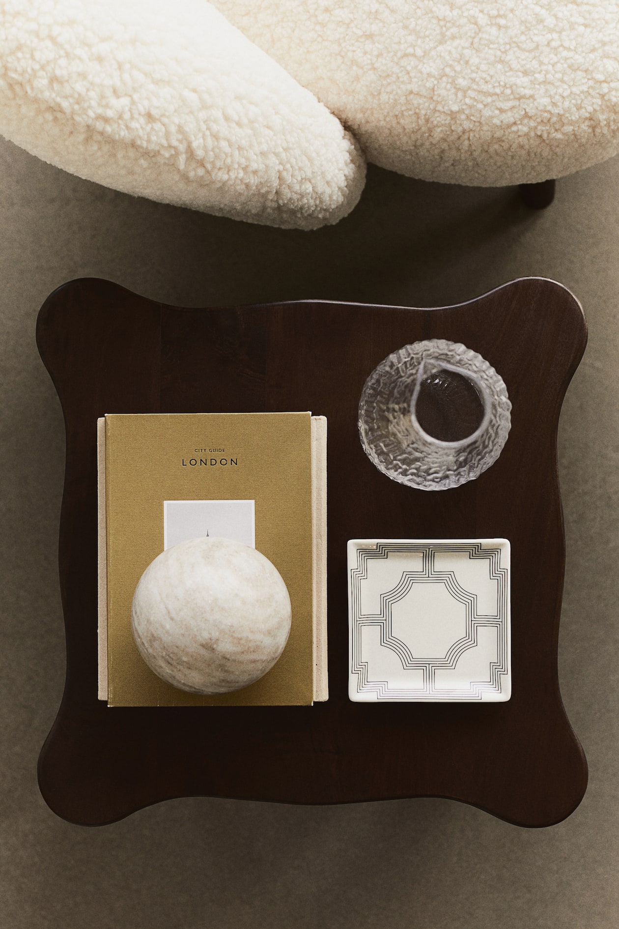 Mesa auxiliar de madera - Marrón oscuro - HOME | H&M ES