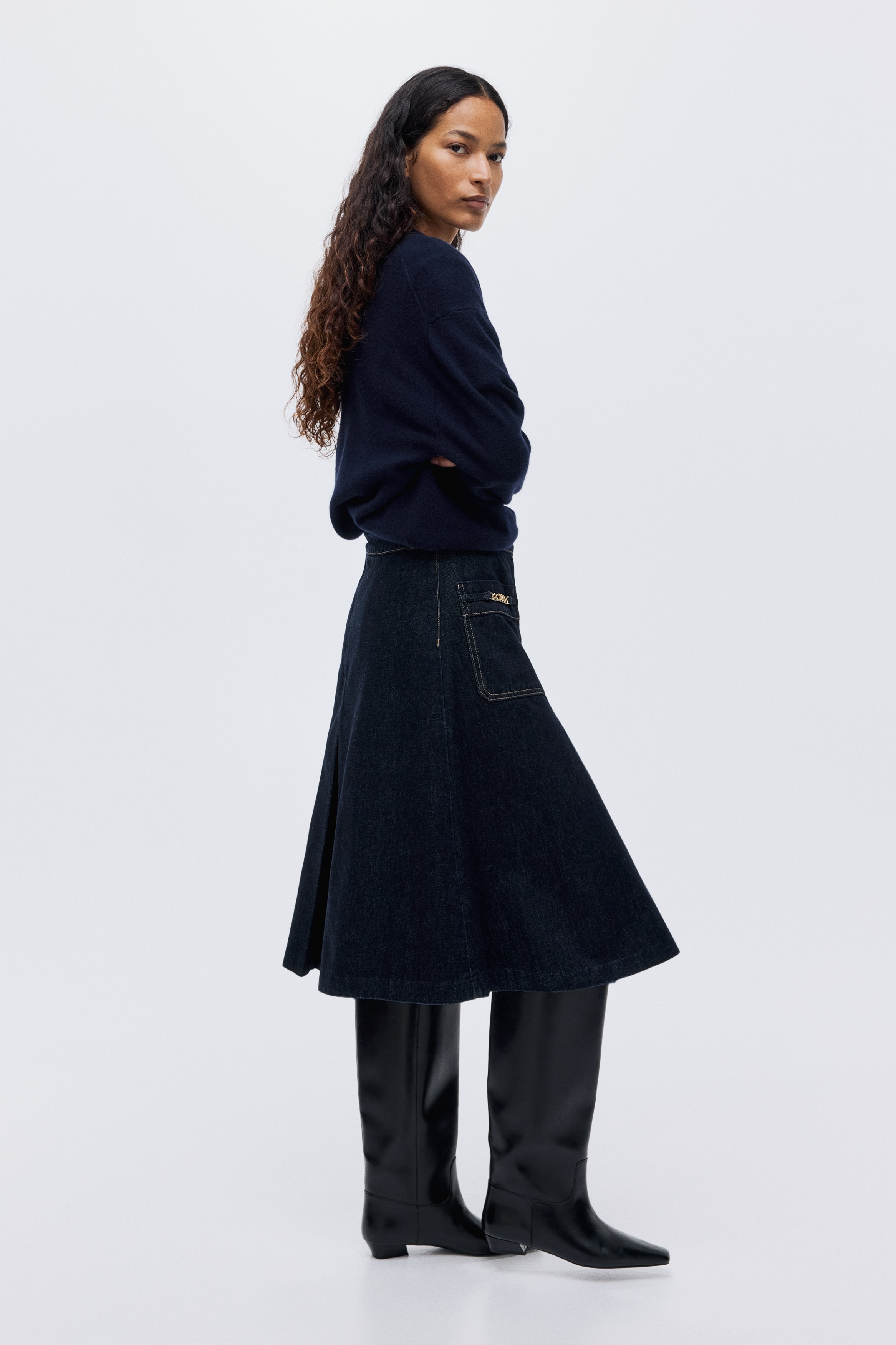 【2024SS／美品✨】HYKE WASH DENIM MIDI SKIRT 2024SS／美品✨】HYKE WASH DENIM MIDI SKIRT HYKE(ハイク)】 DENIM