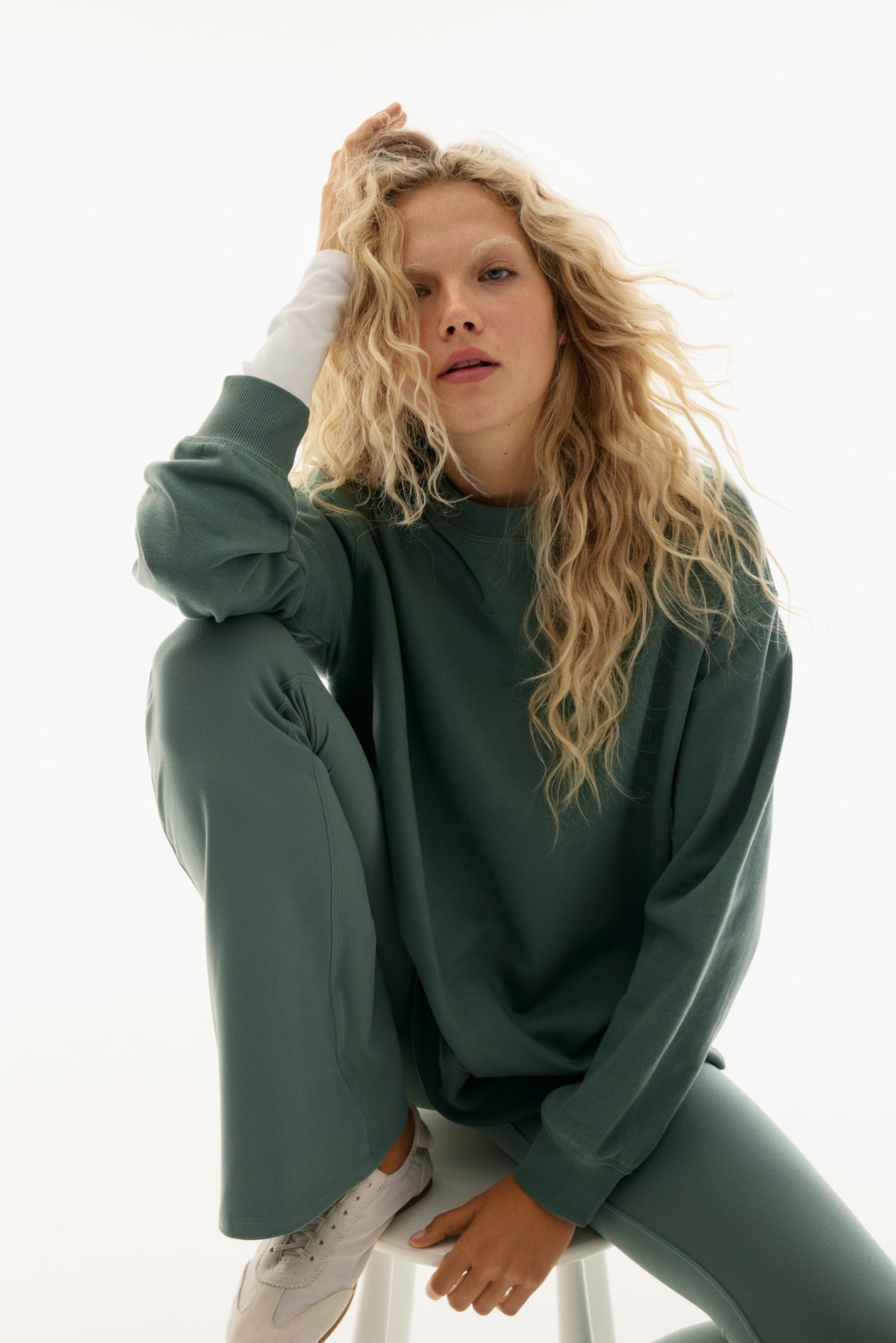 Oversized Sweatshirt - Dusty green - Ladies | H&M US
