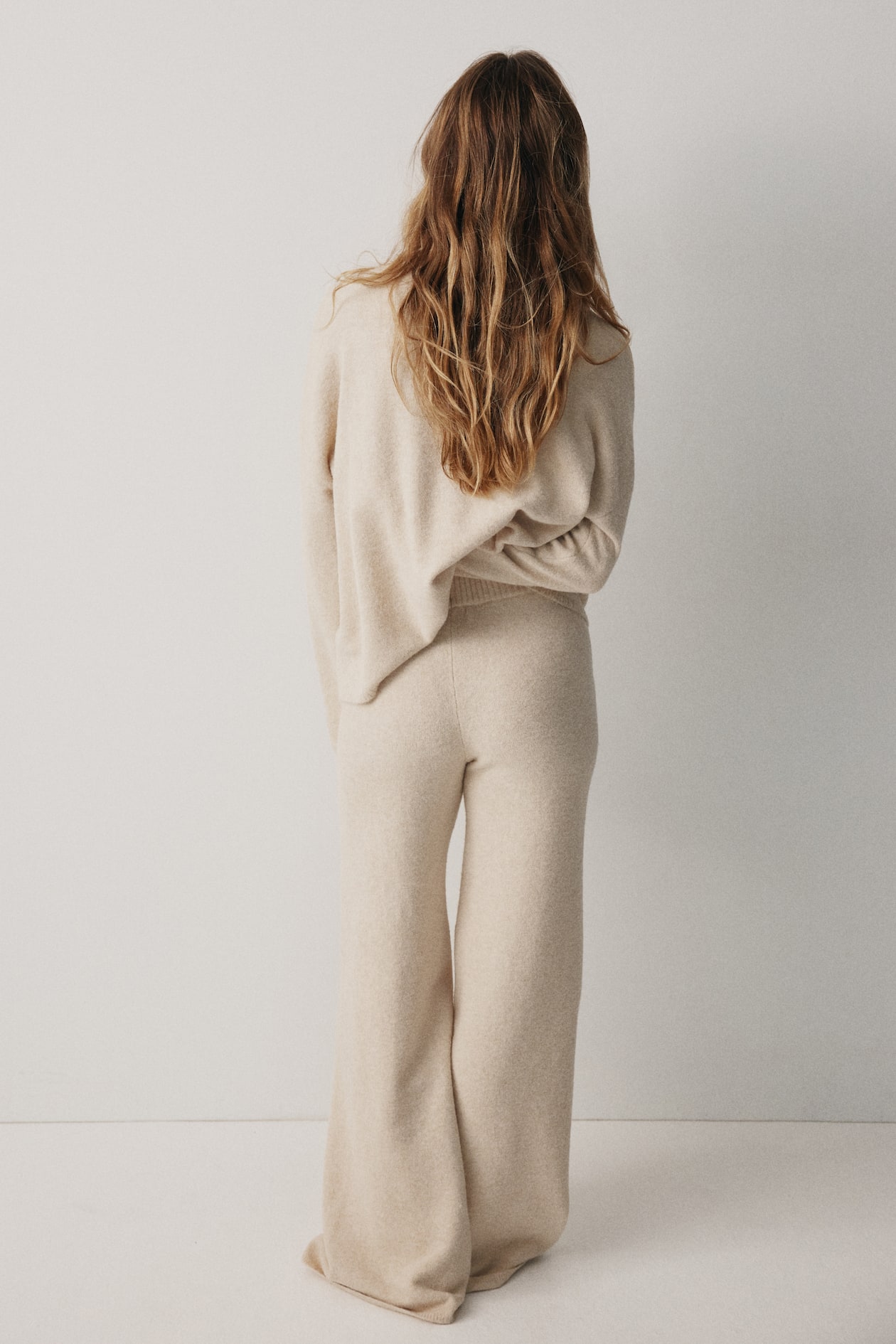 Sweater - image 4
